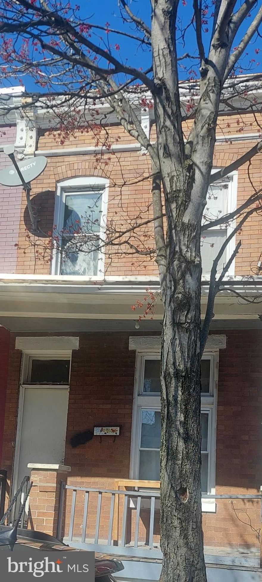 INVESTORS, GREAT OPPORTUNITY TO BUILD YOUR PORFOLIO. 3 Bedroom 1 Bath Rowhome, Being sold AS IS condition. Home needs renovations. Bring your  Contract Offers.