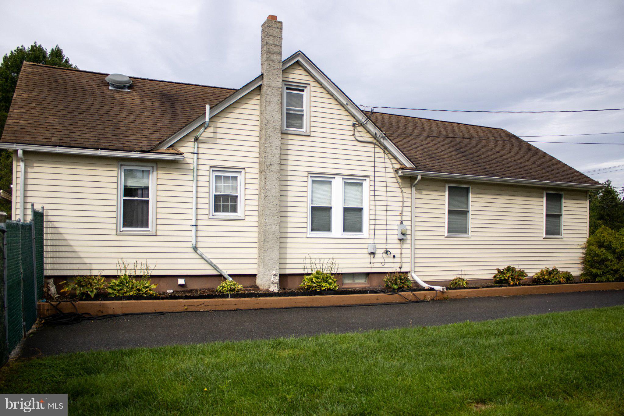 999 W GARDEN ROAD