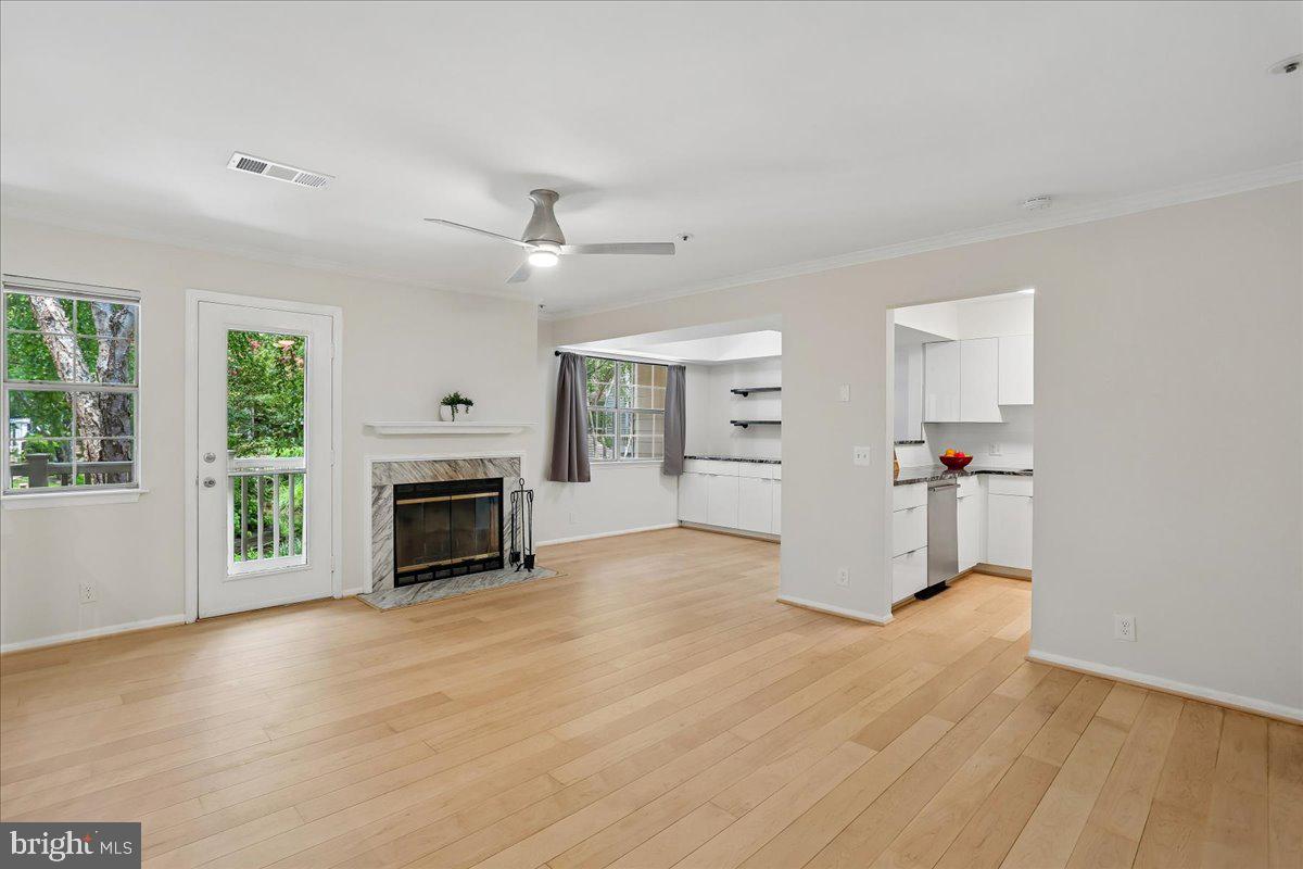 5821 INMAN PARK CIRCLE 350
