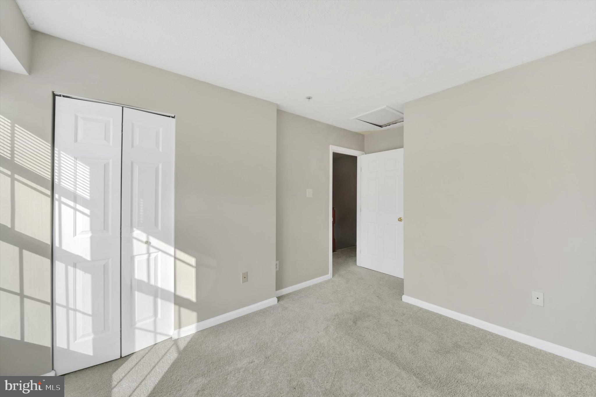 EATON SQUARE - Residential