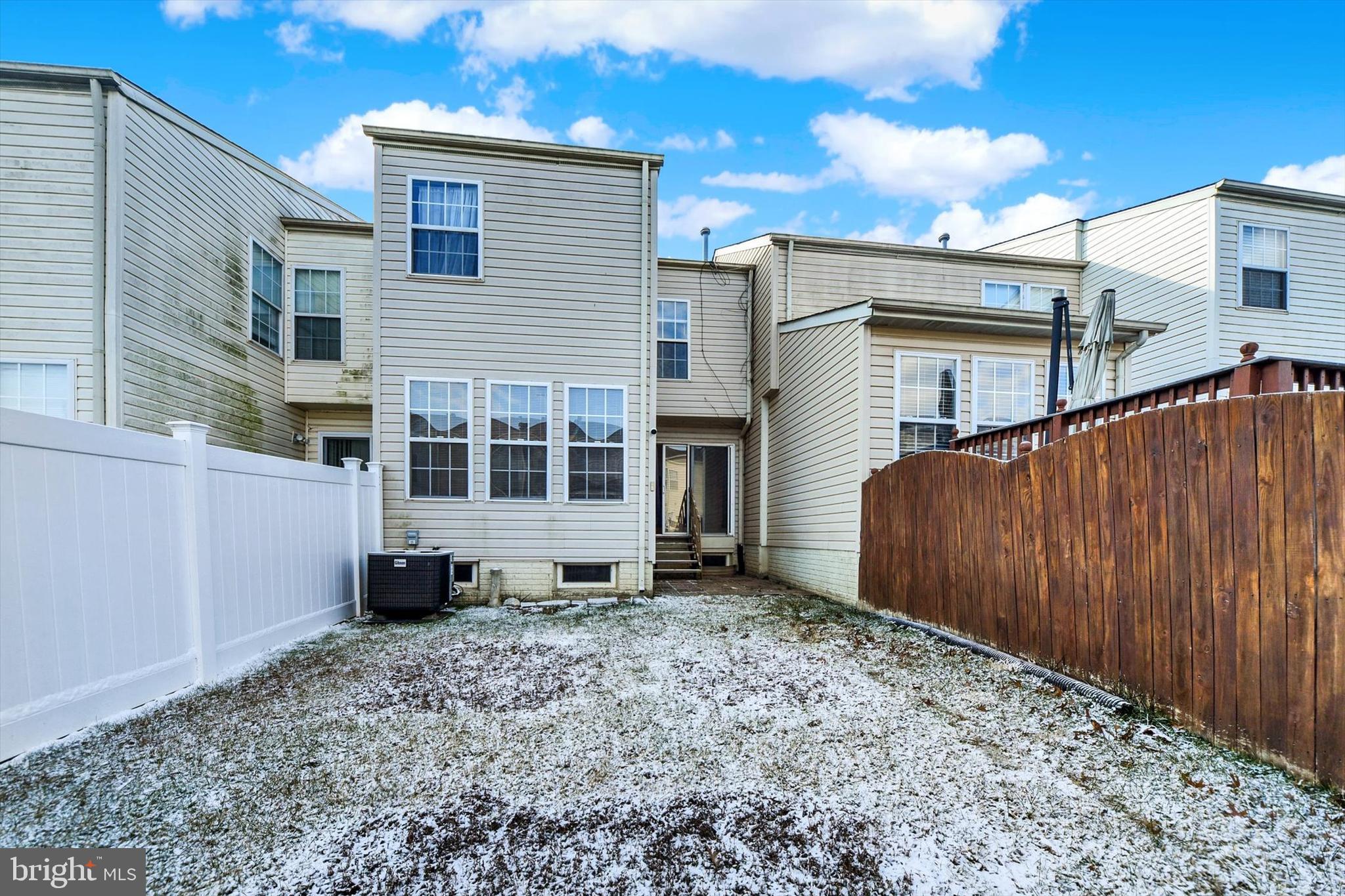 EATON SQUARE - Residential