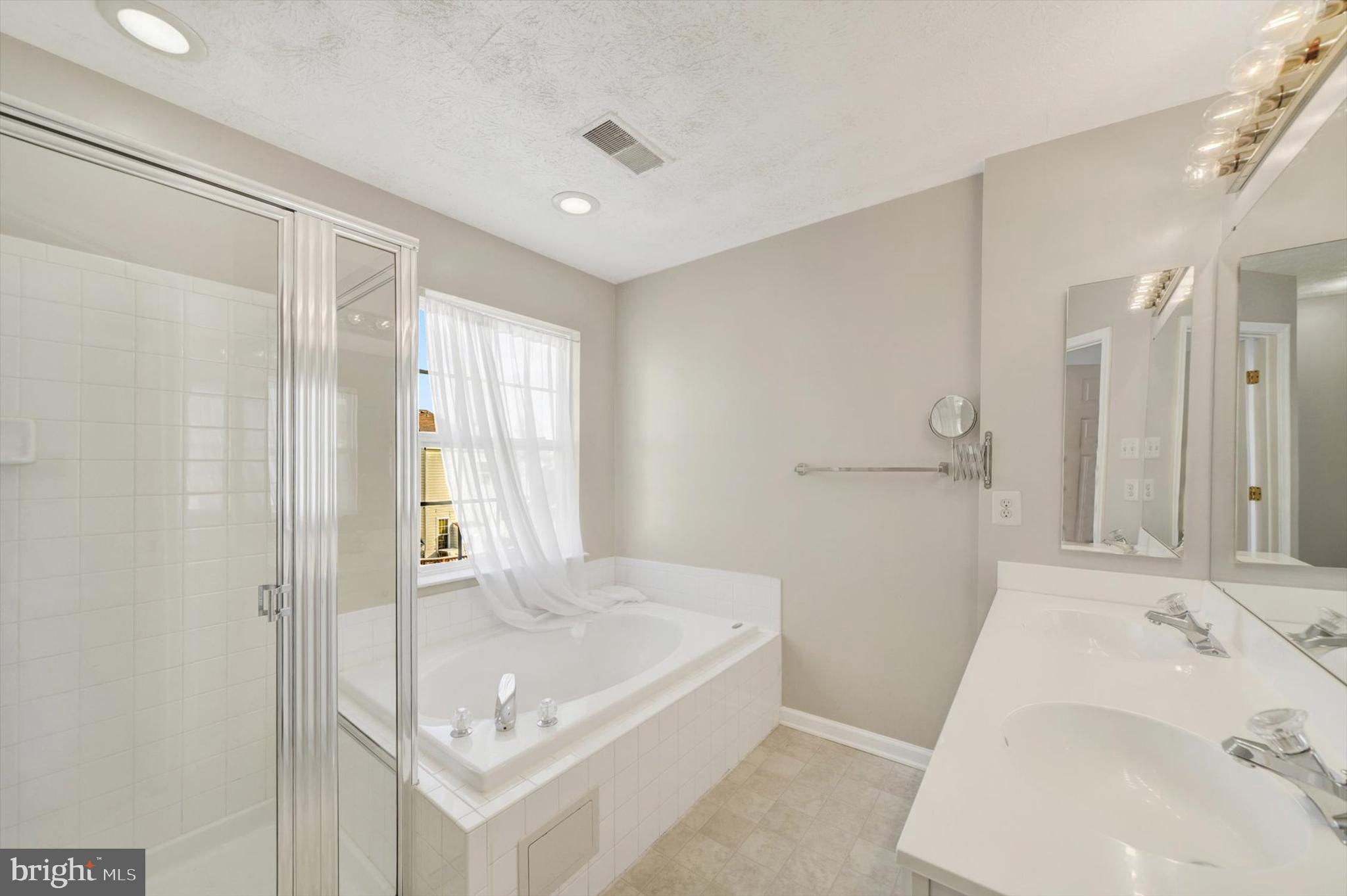 EATON SQUARE - Residential