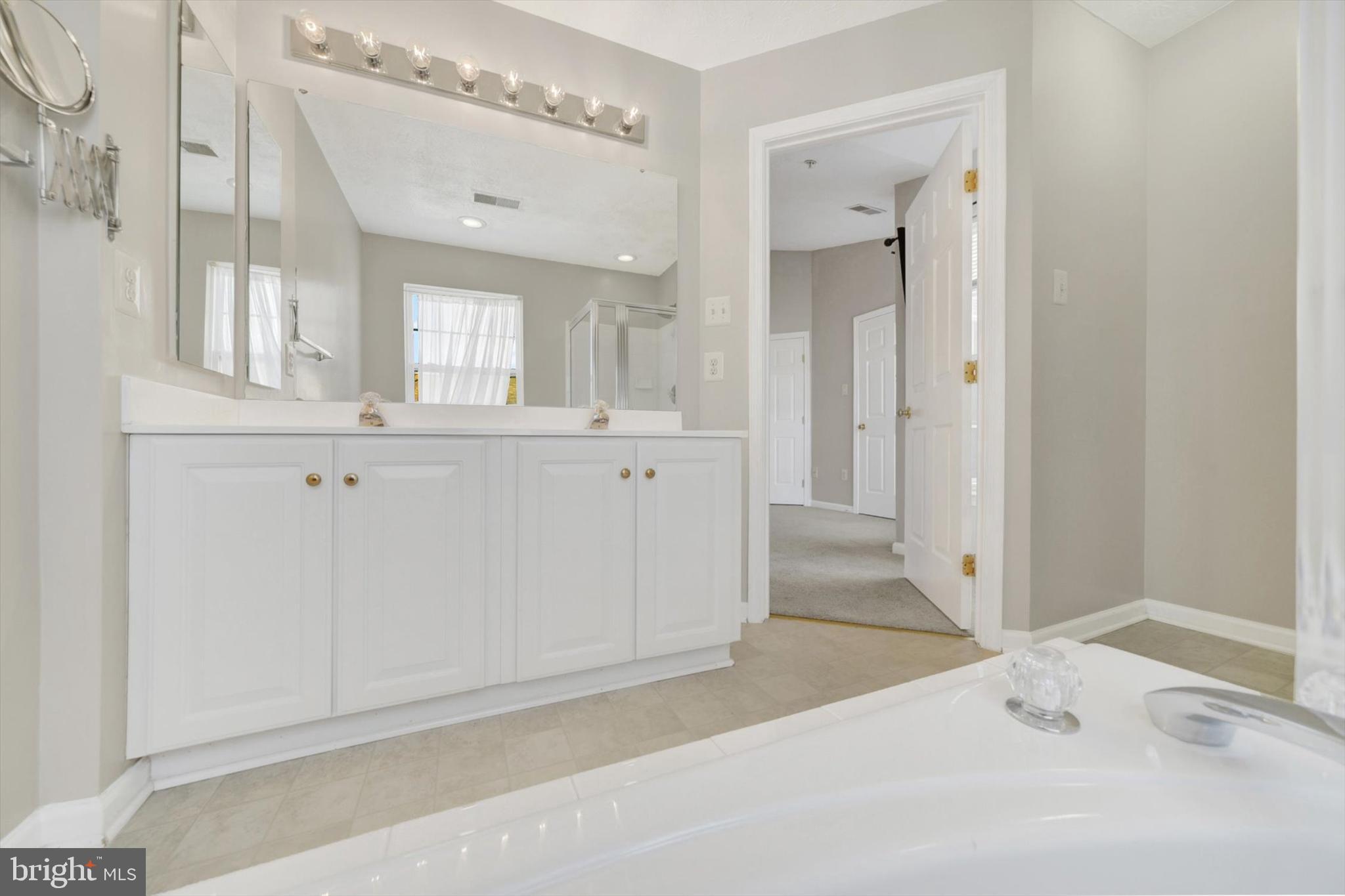 EATON SQUARE - Residential