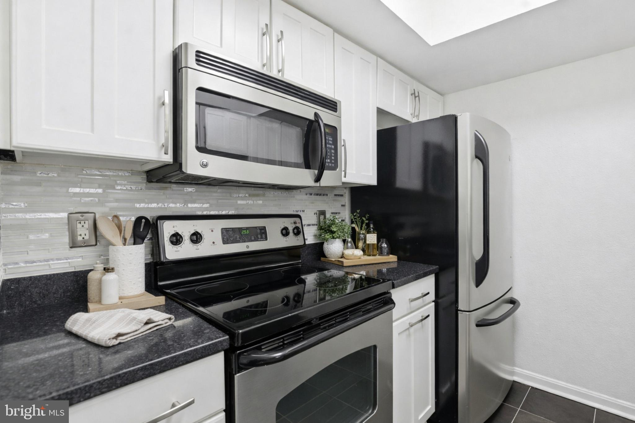 3309 WYNDHAM CIRCLE 1172