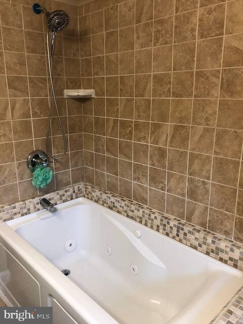 OVERBROOK - Residential Lease