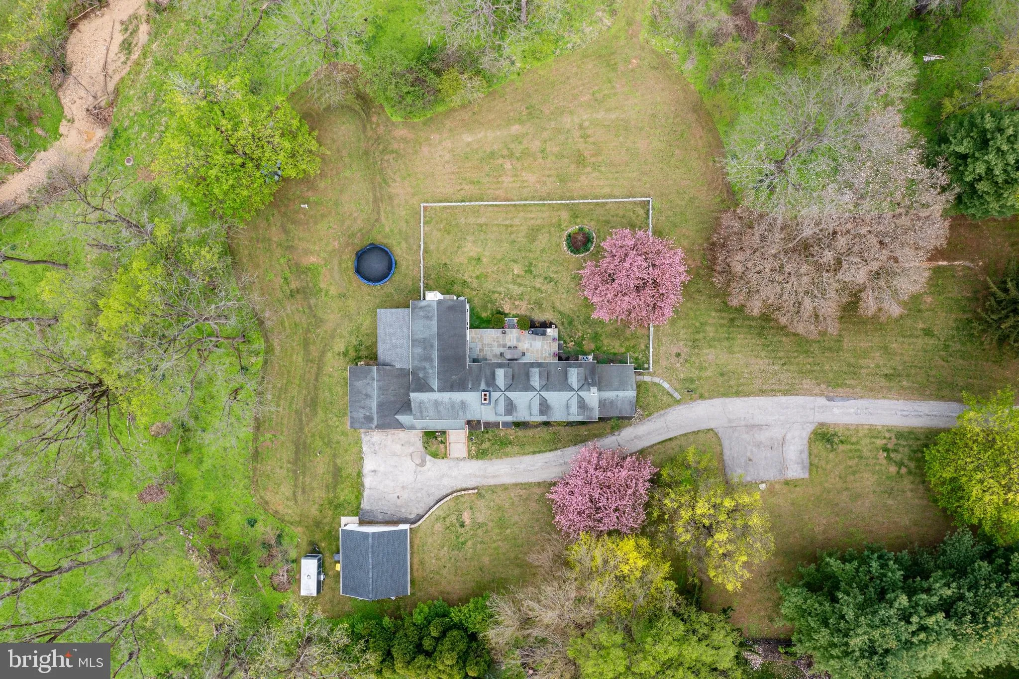 Wayne, Pennsylvania 19087, United States, 5 Bedrooms Bedrooms, ,5 BathroomsBathrooms,Residential,Pending,113639