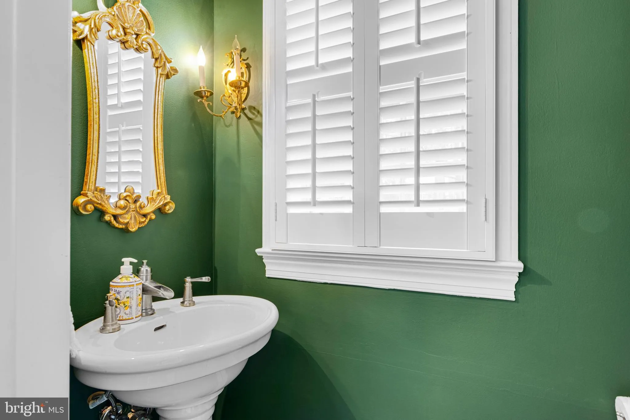 Wayne, Pennsylvania 19087, United States, 5 Bedrooms Bedrooms, ,5 BathroomsBathrooms,Residential,Pending,113639