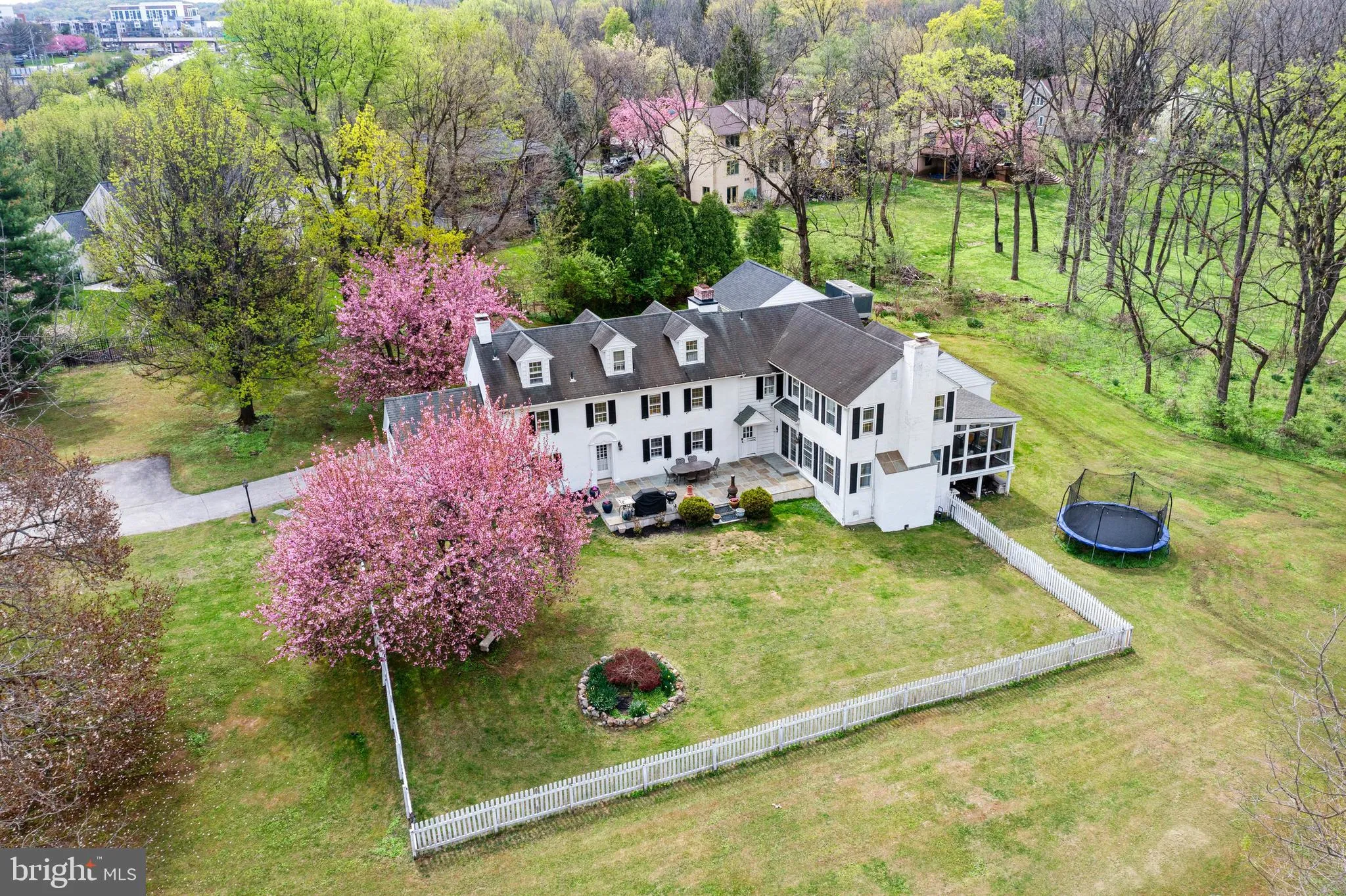 Wayne, Pennsylvania 19087, United States, 5 Bedrooms Bedrooms, ,5 BathroomsBathrooms,Residential,Pending,113639