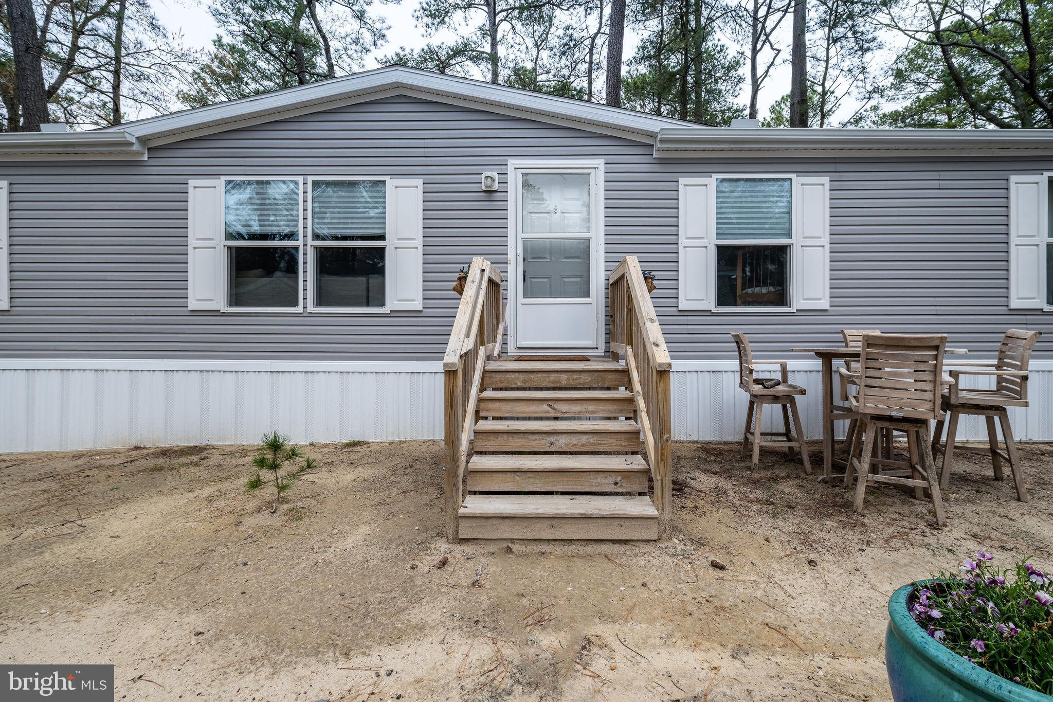 27294 LOOKOUT ROAD W32