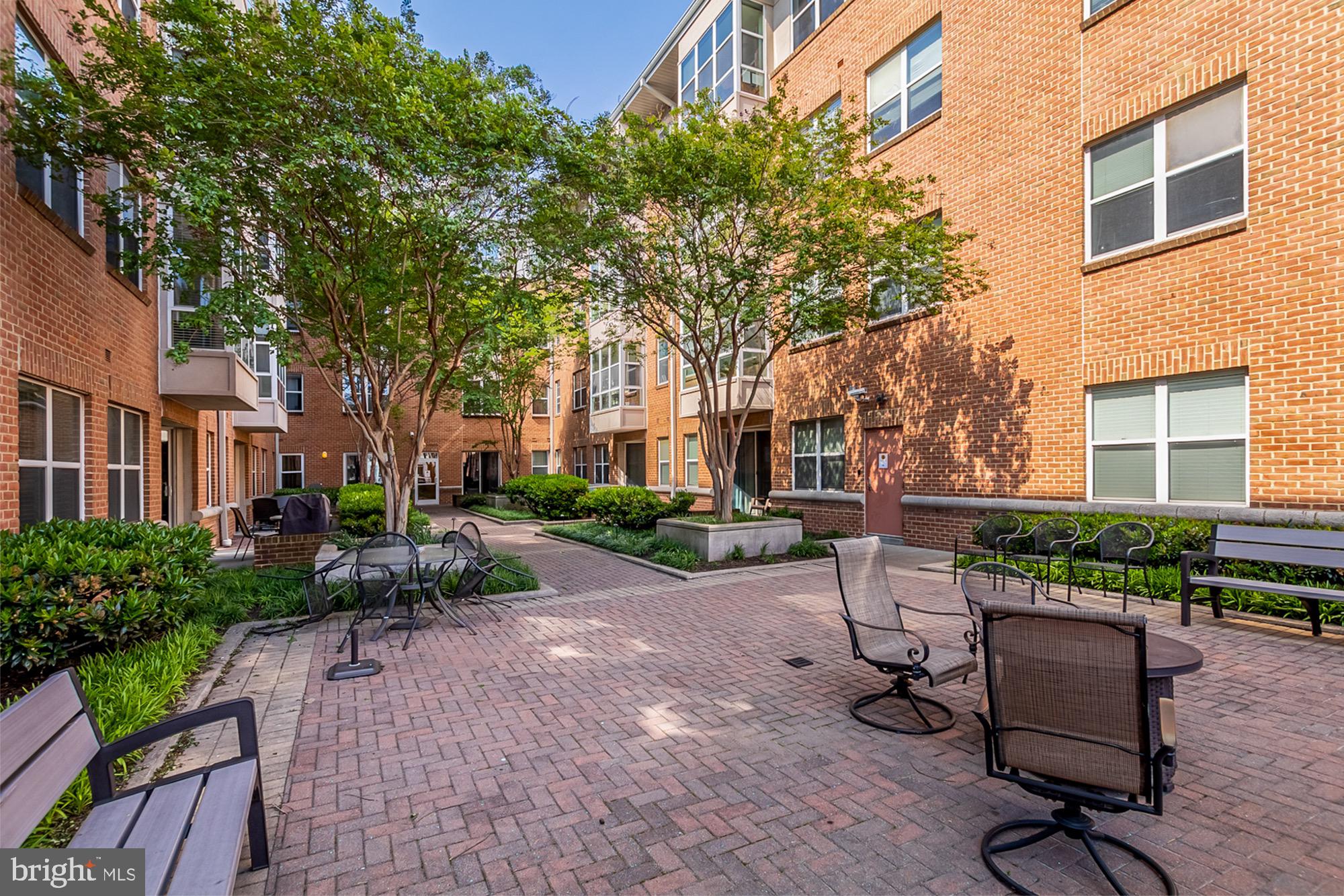 PIERSIDE AT HARBORVIEW - Residential