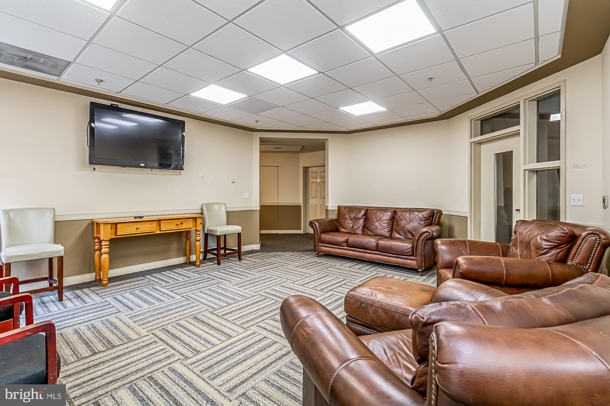 PIERSIDE AT HARBORVIEW - Residential