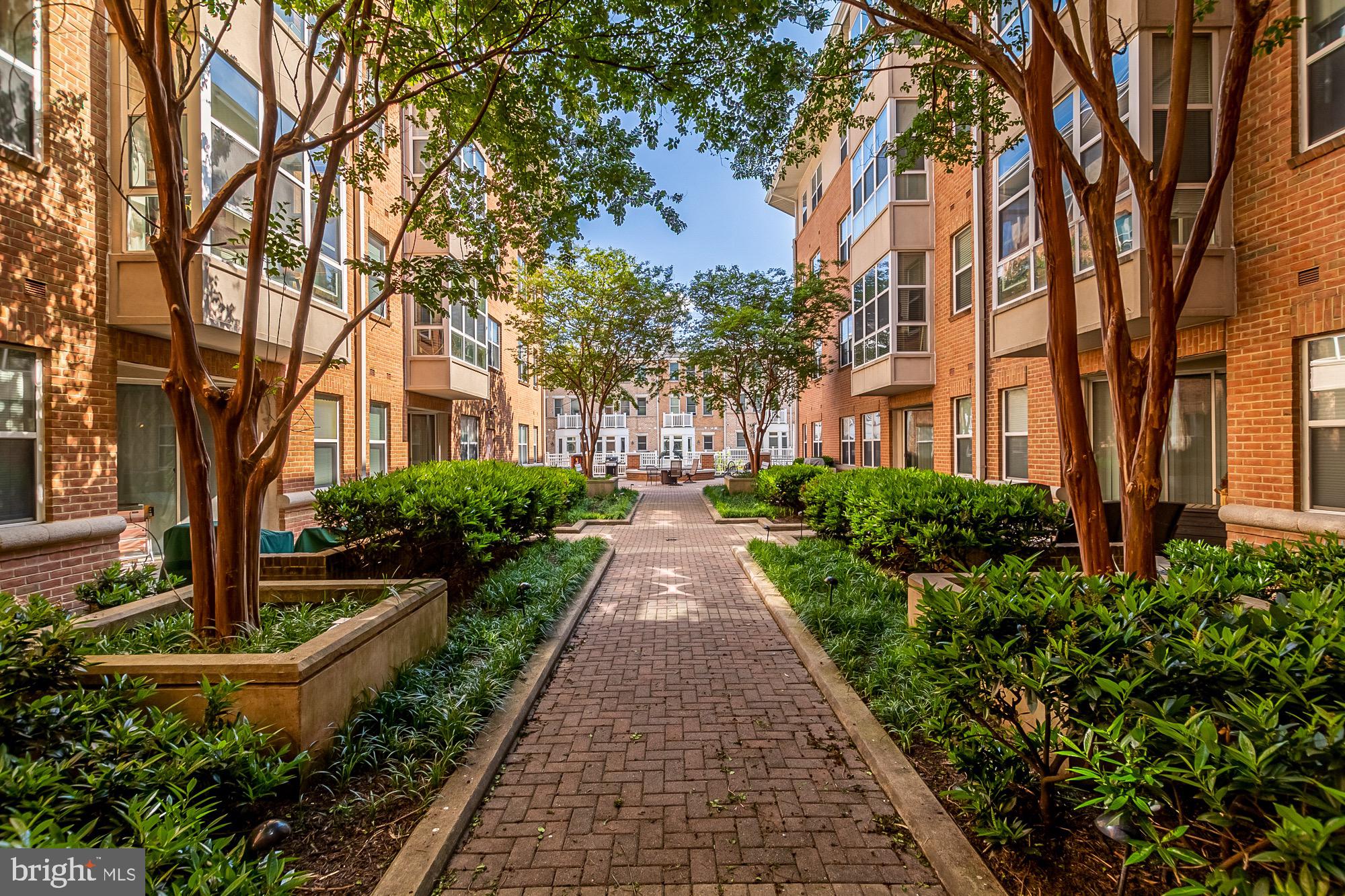 PIERSIDE AT HARBORVIEW - Residential