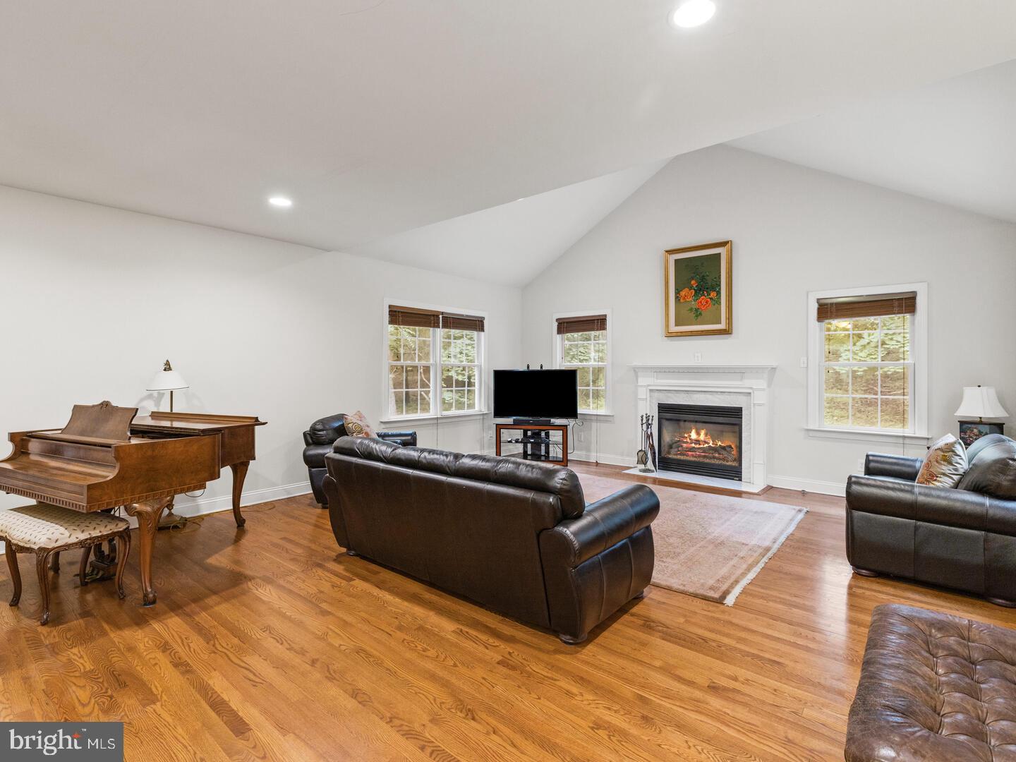 MEADOWBROOK - Residential