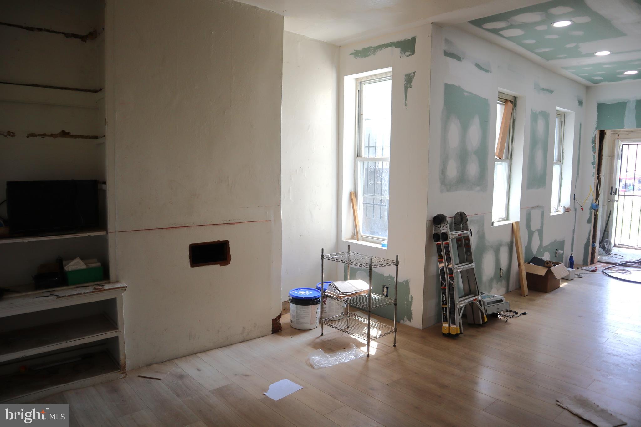 JOHNSTON SQUARE - Residential