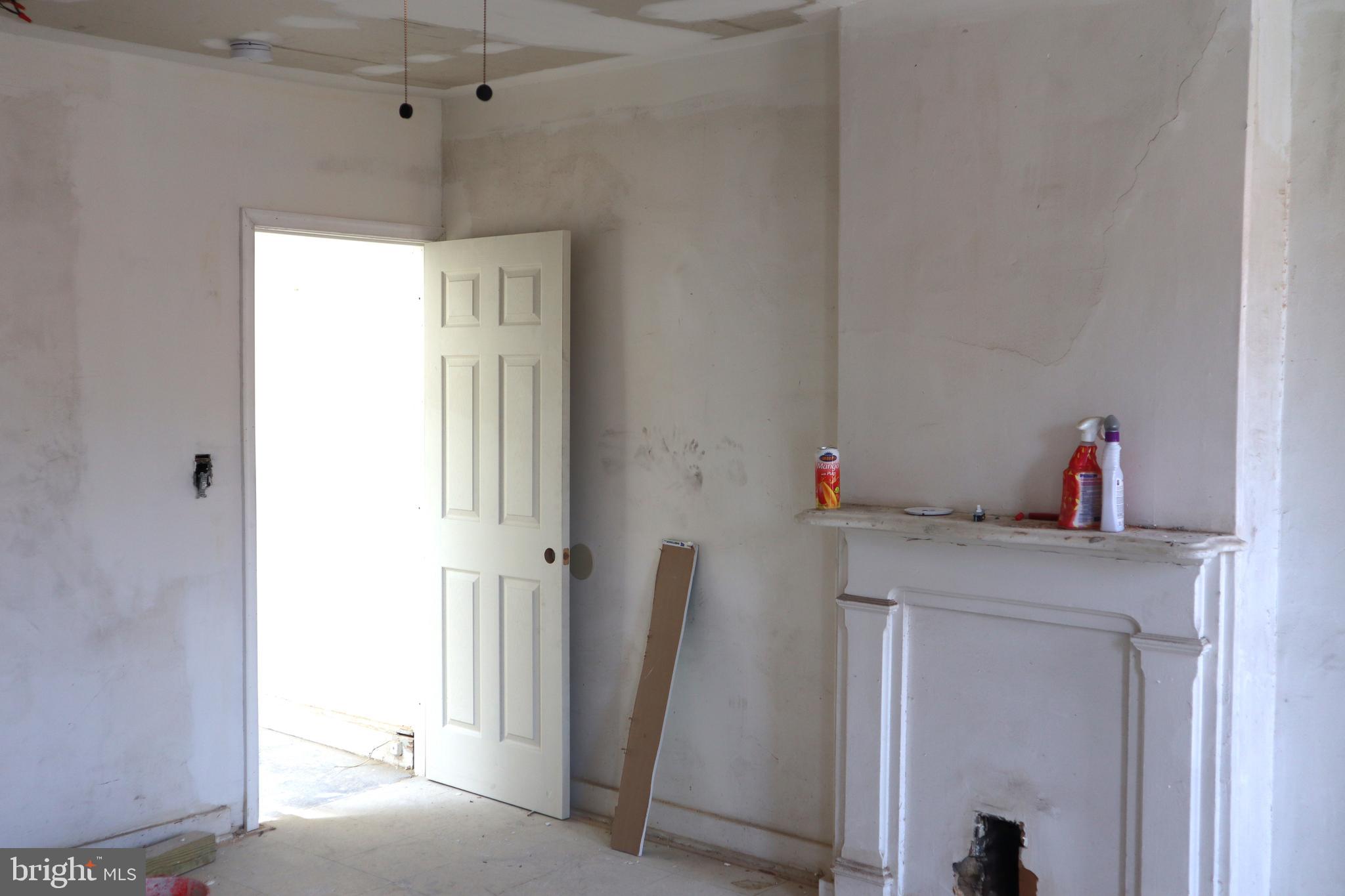 JOHNSTON SQUARE - Residential