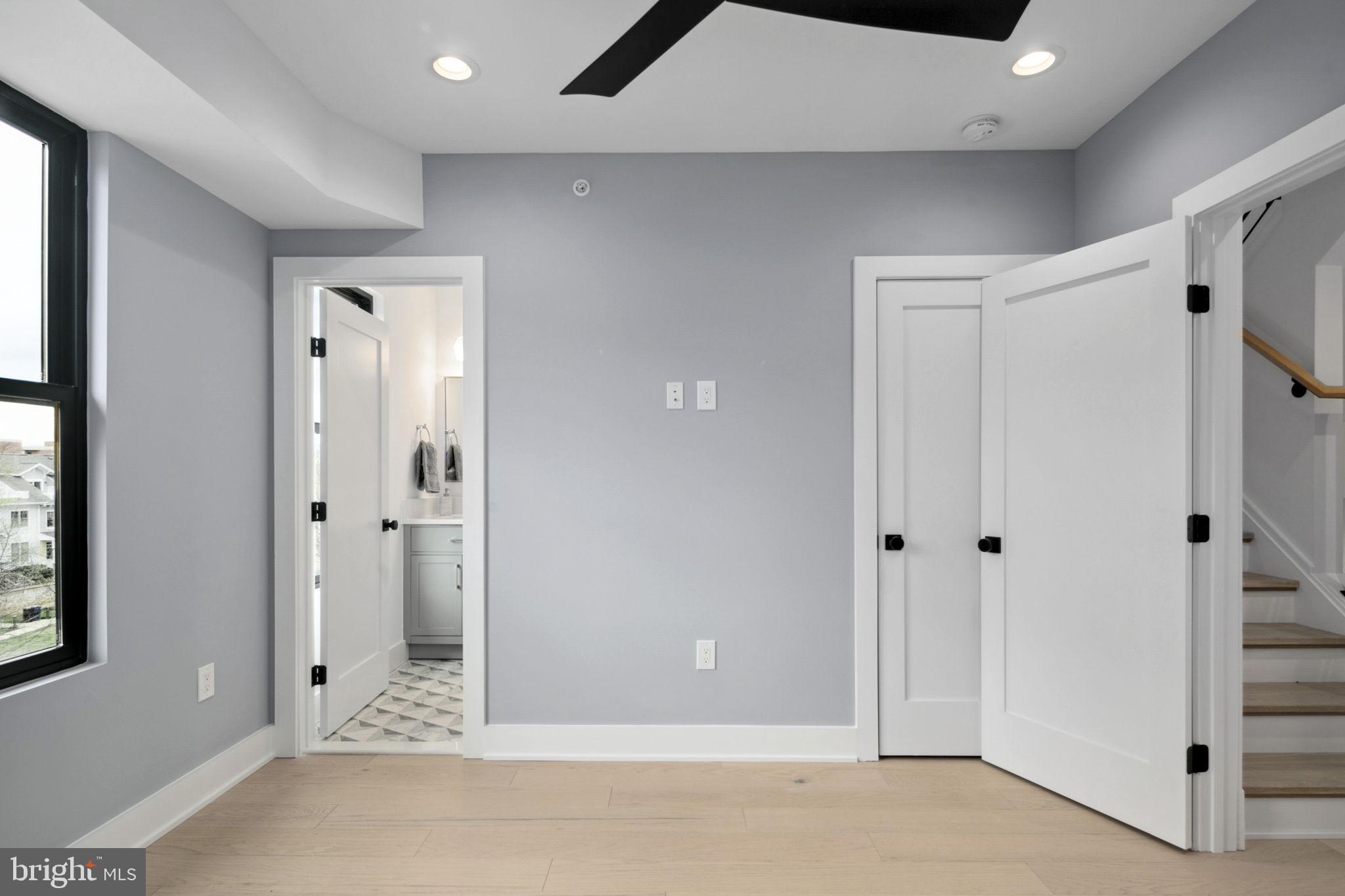 CLARENDON - Residential