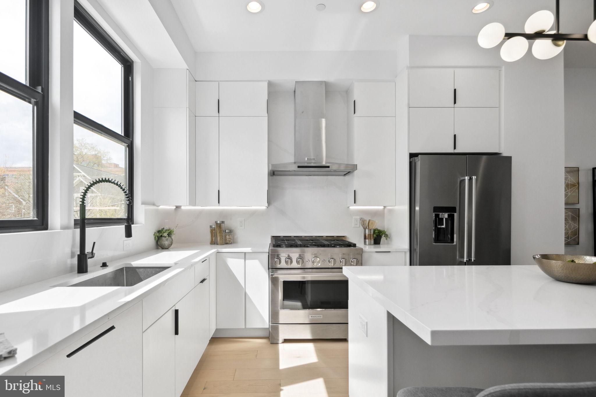 CLARENDON - Residential