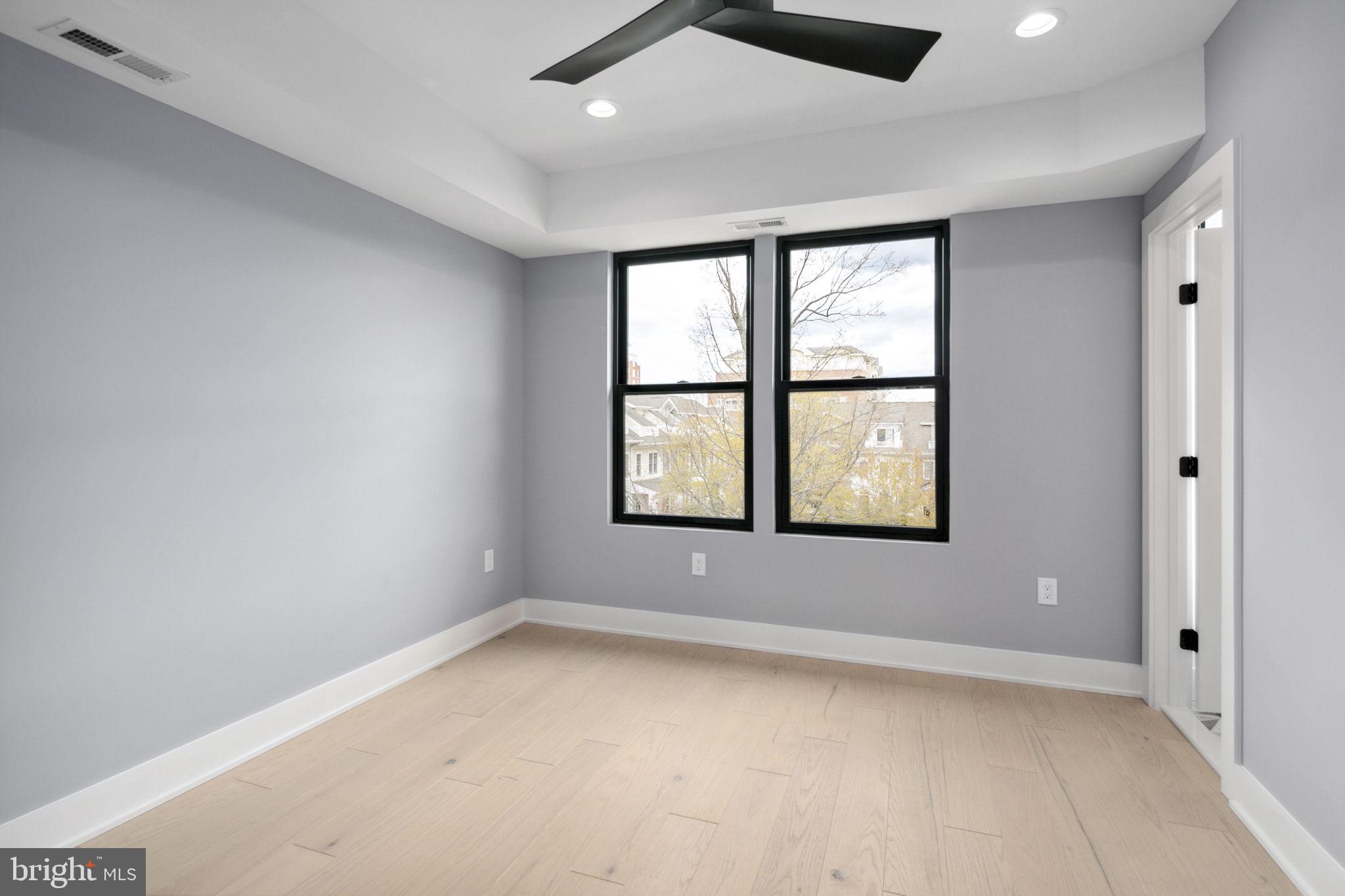 CLARENDON - Residential