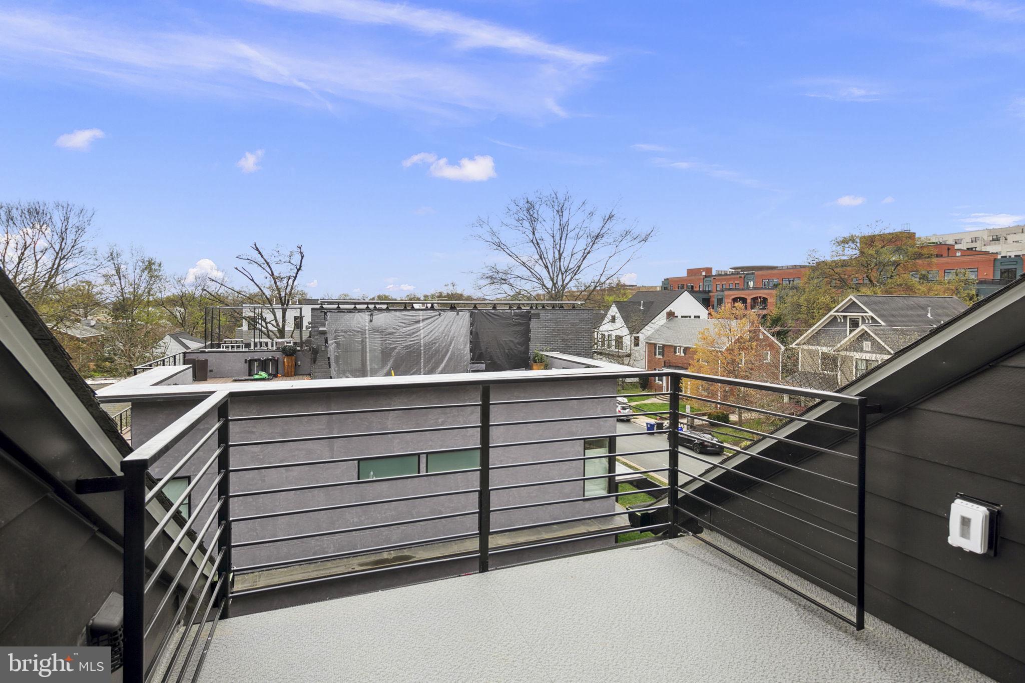 CLARENDON - Residential