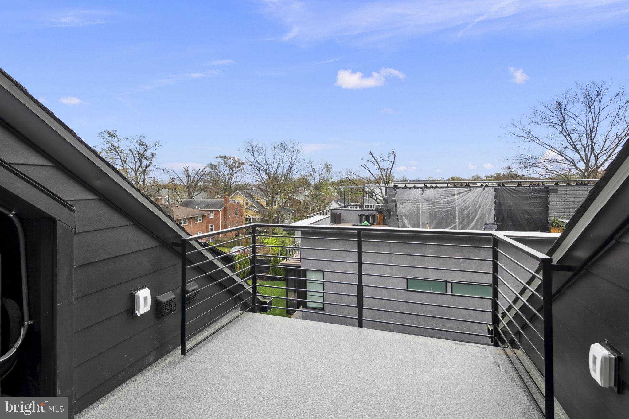 CLARENDON - Residential