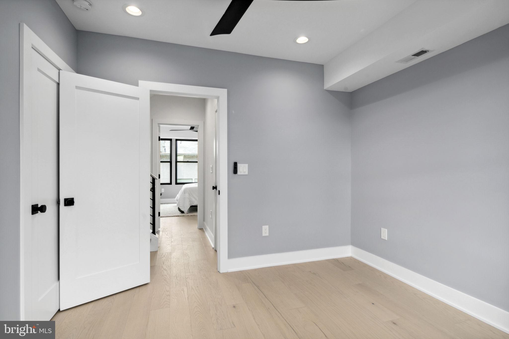 CLARENDON - Residential