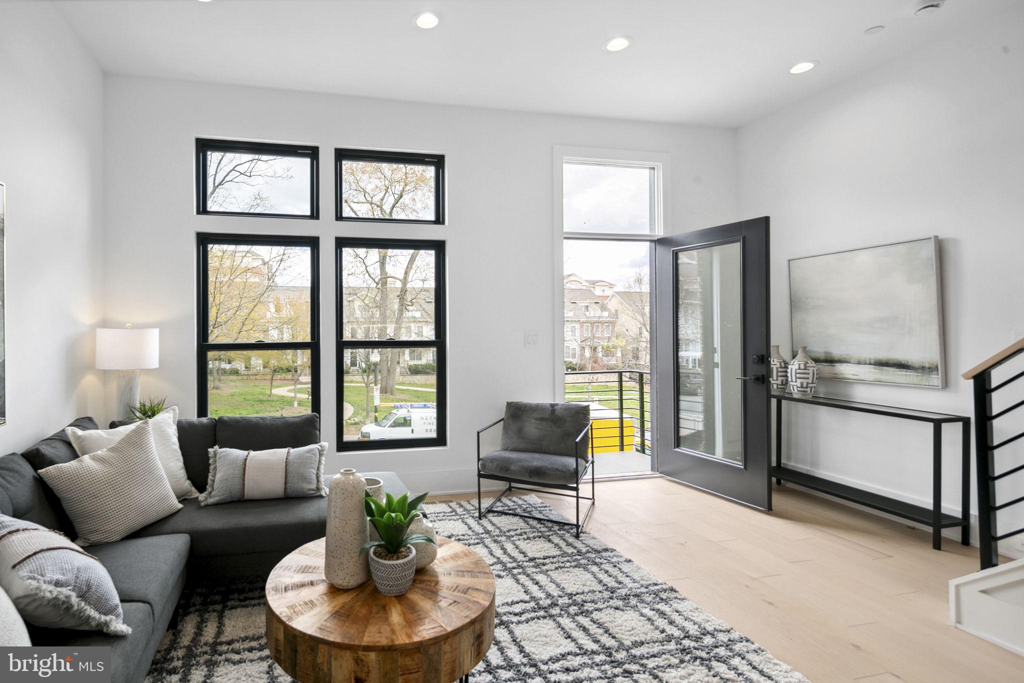 CLARENDON - Residential