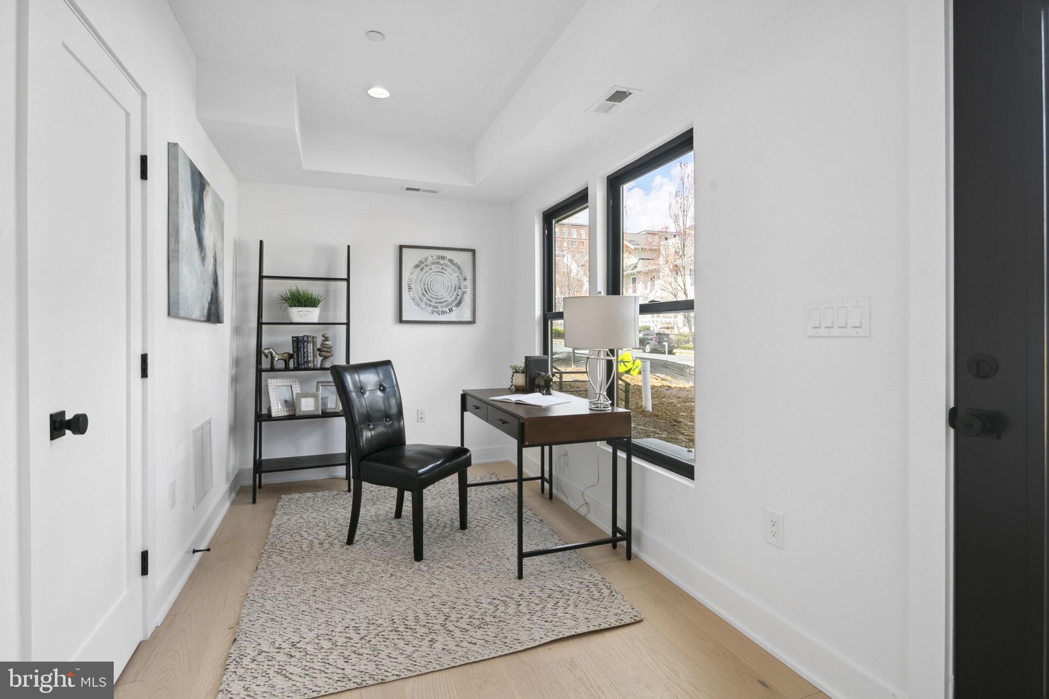 CLARENDON - Residential