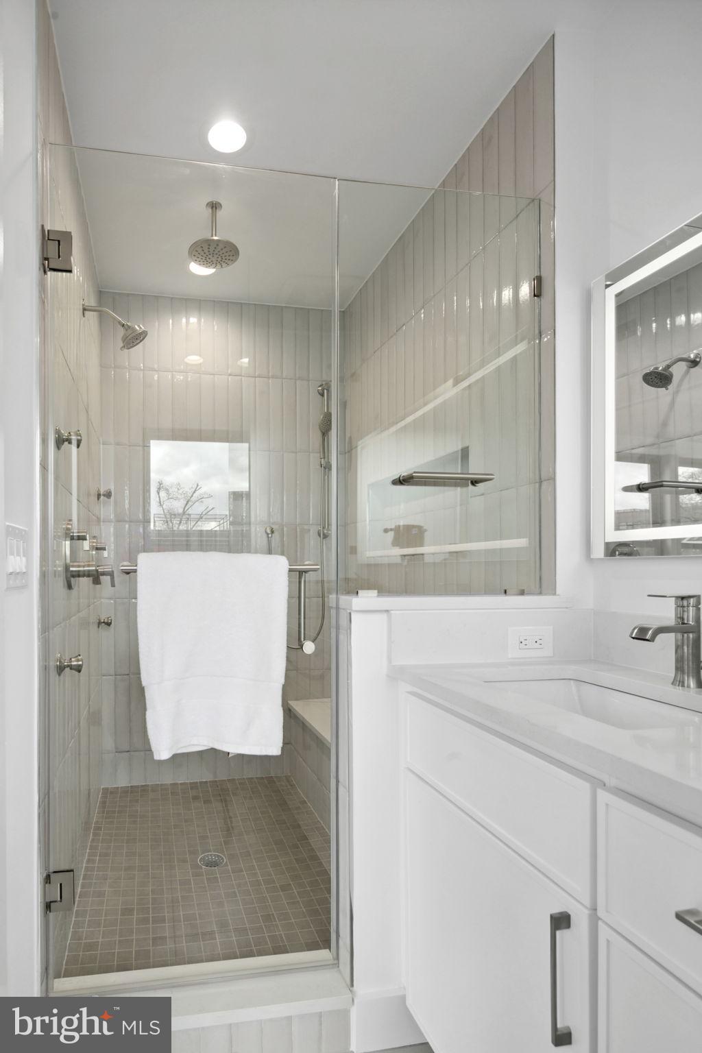 CLARENDON - Residential