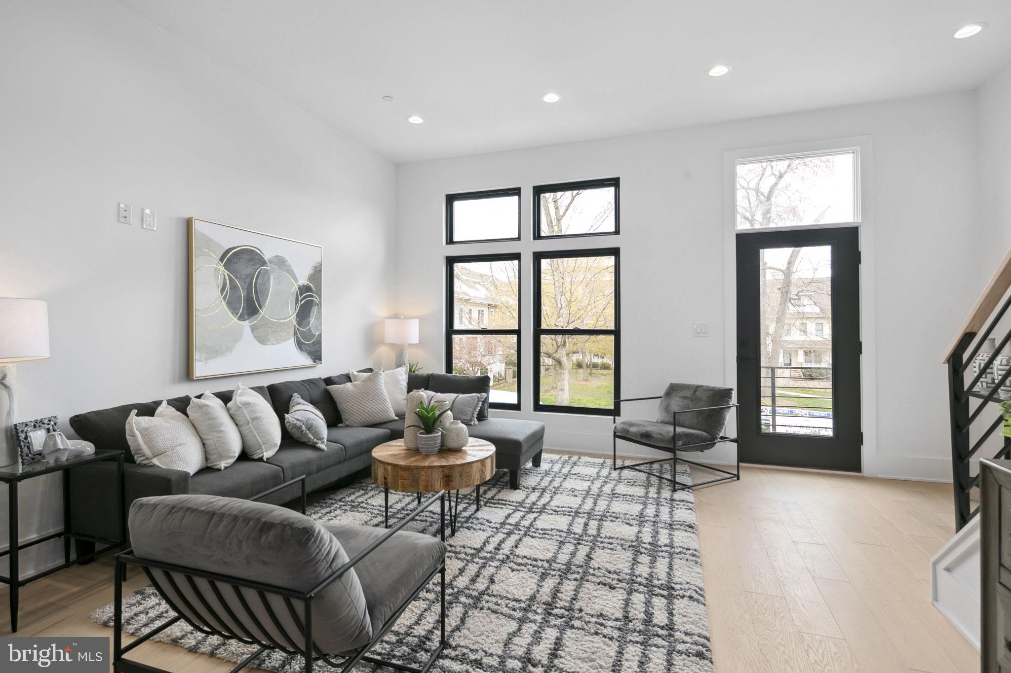 CLARENDON - Residential