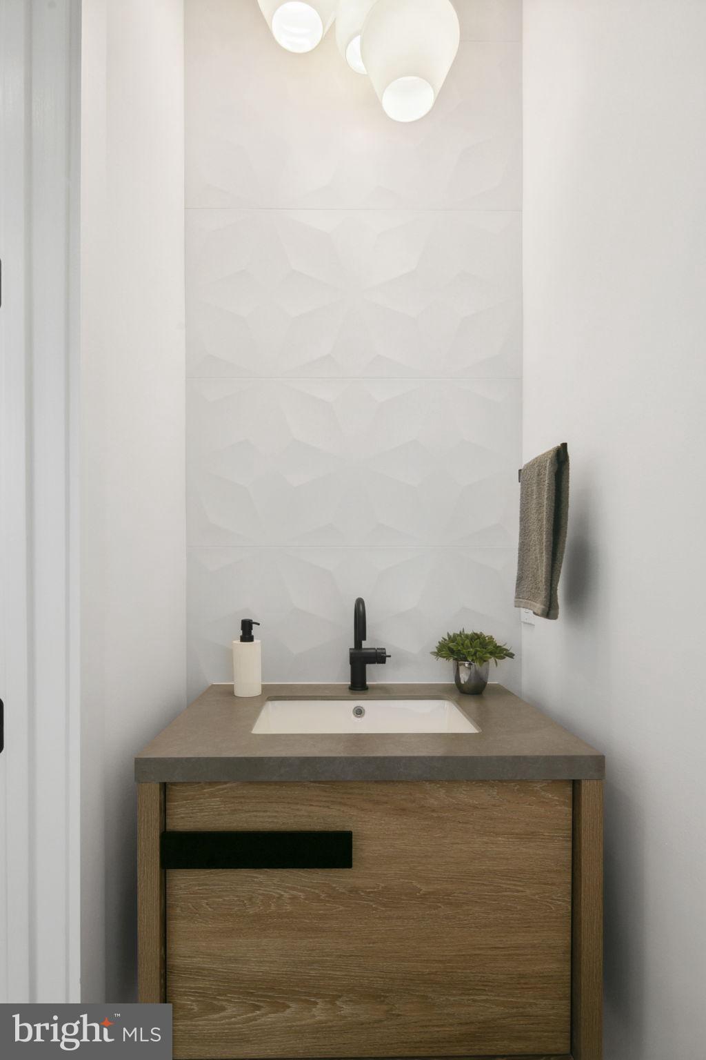 CLARENDON - Residential