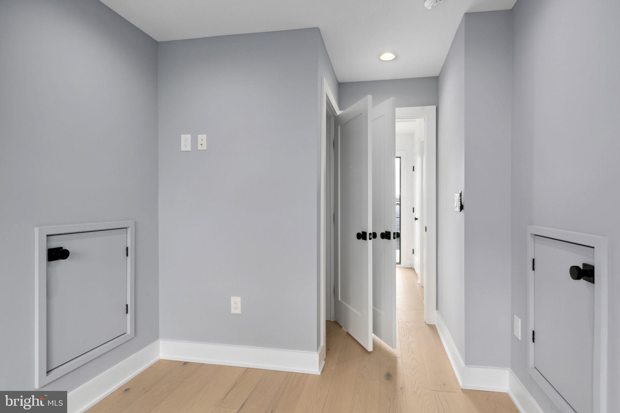 CLARENDON - Residential