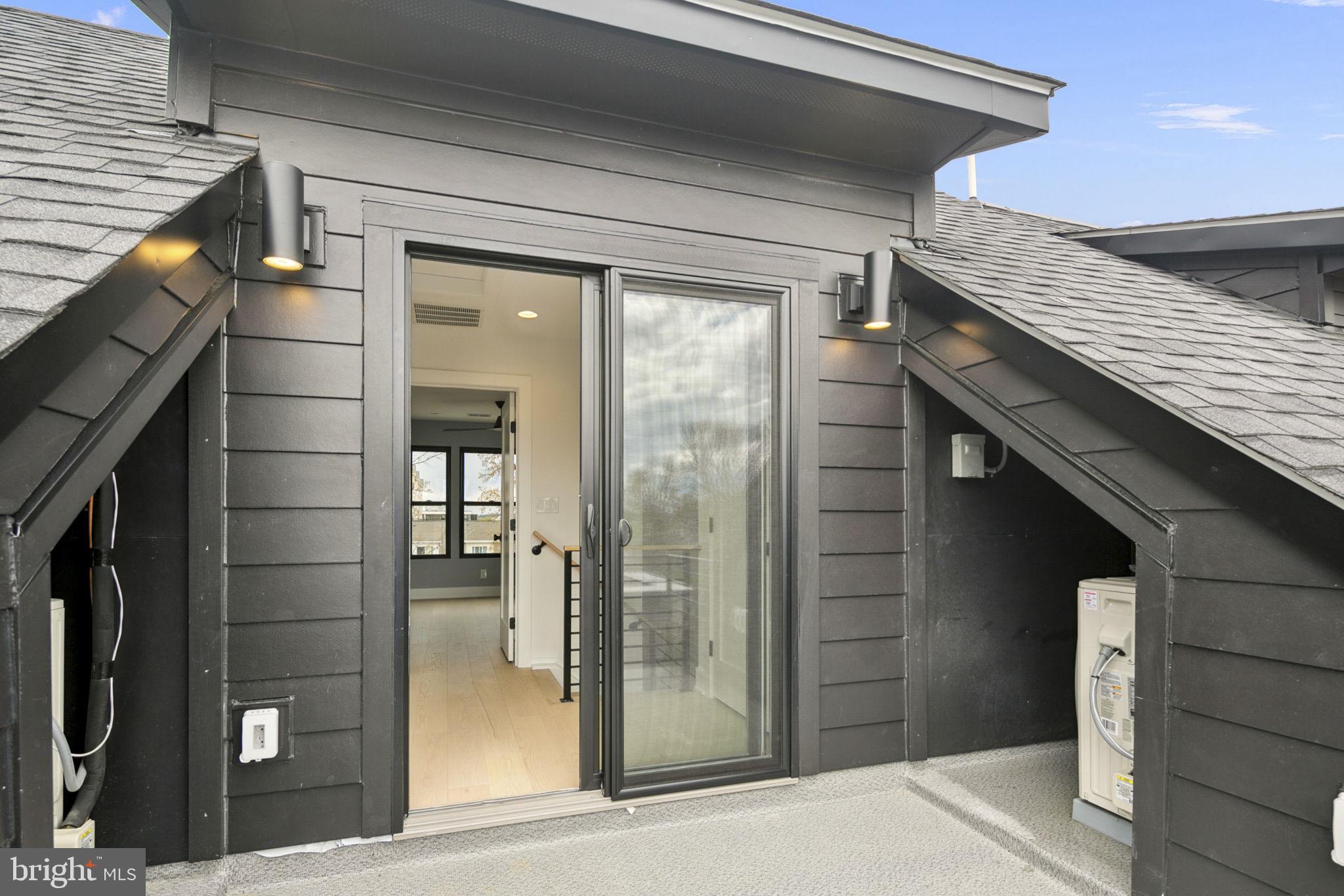 CLARENDON - Residential