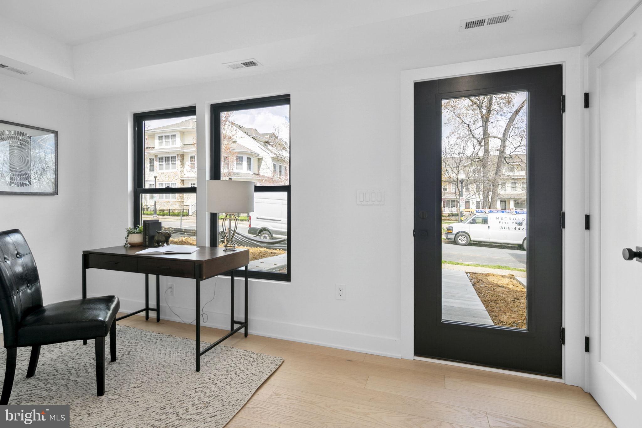 CLARENDON - Residential