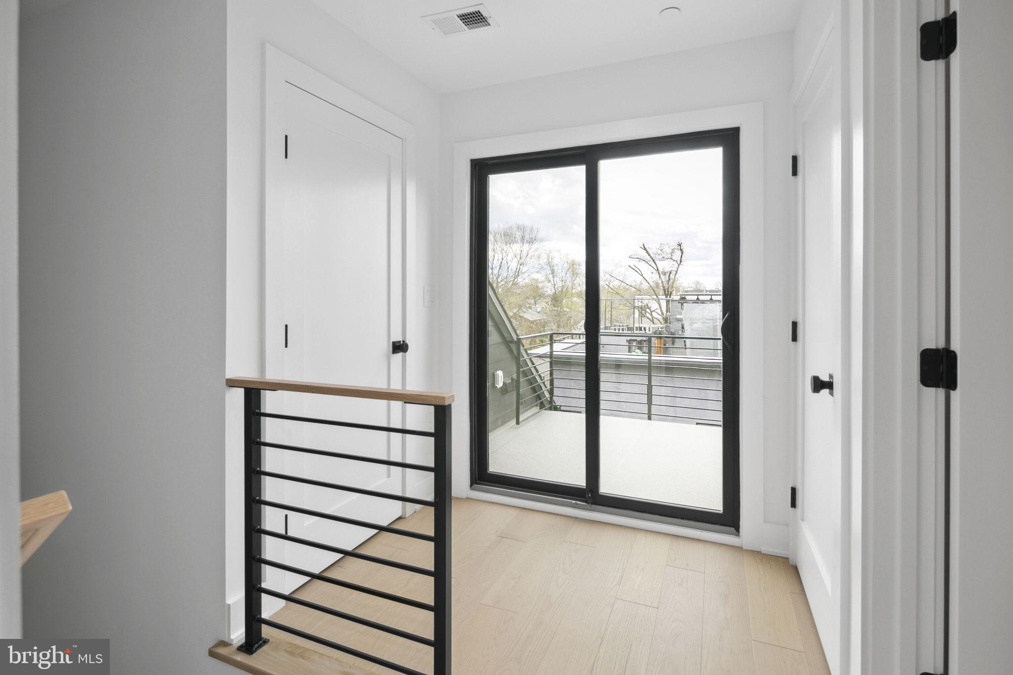 CLARENDON - Residential