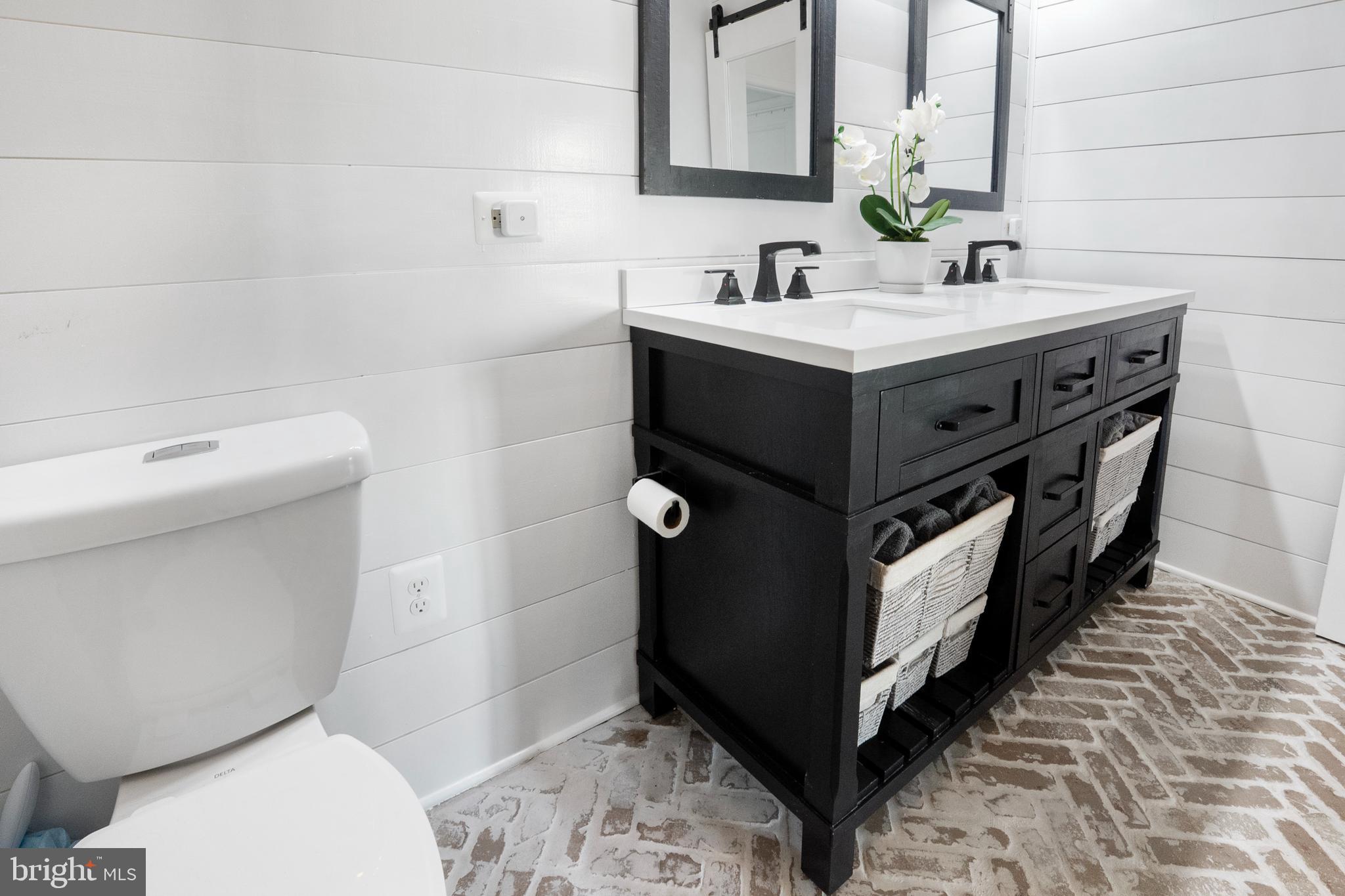 HARBOR EAST - Residential