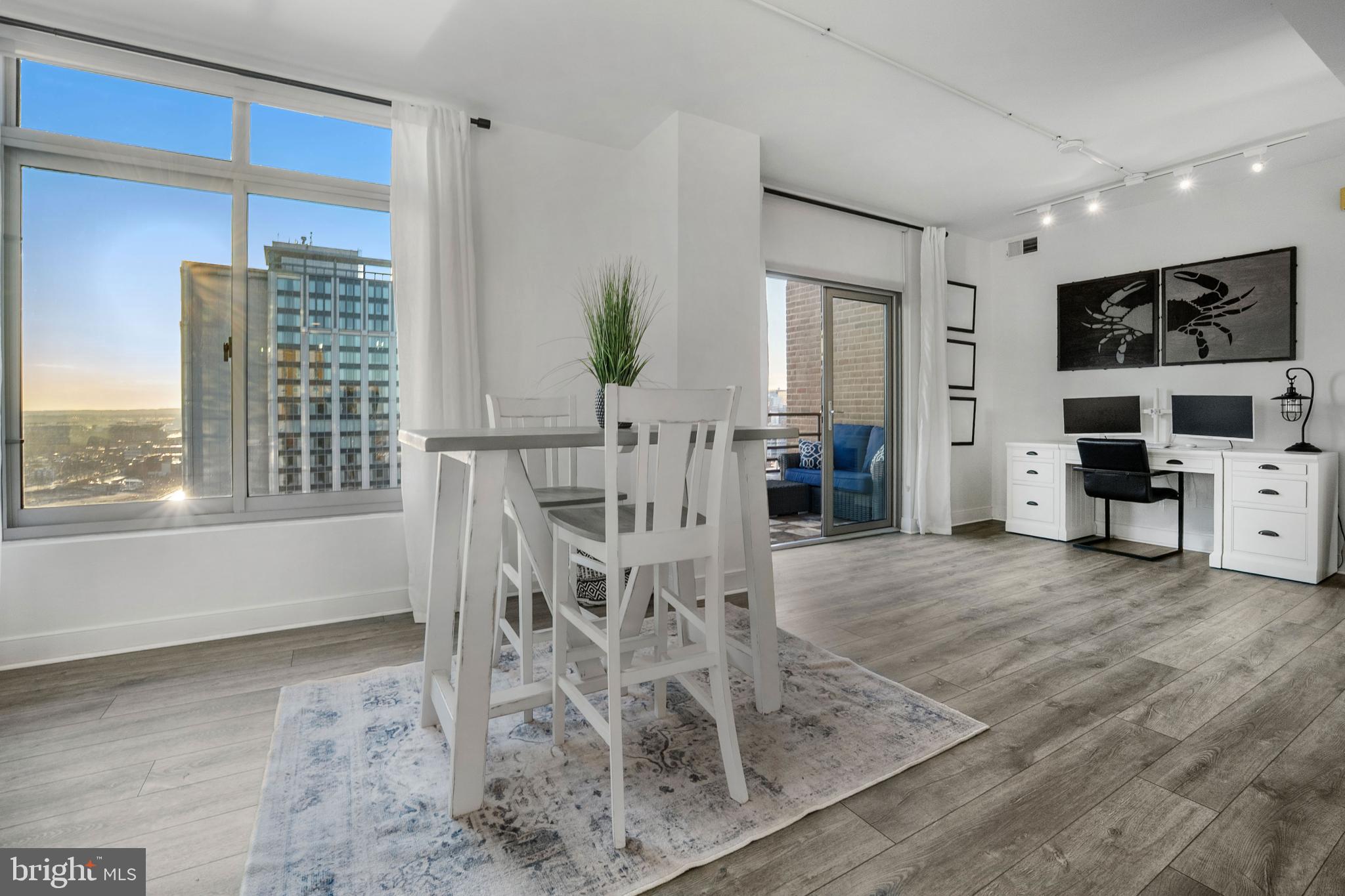 HARBOR EAST - Residential