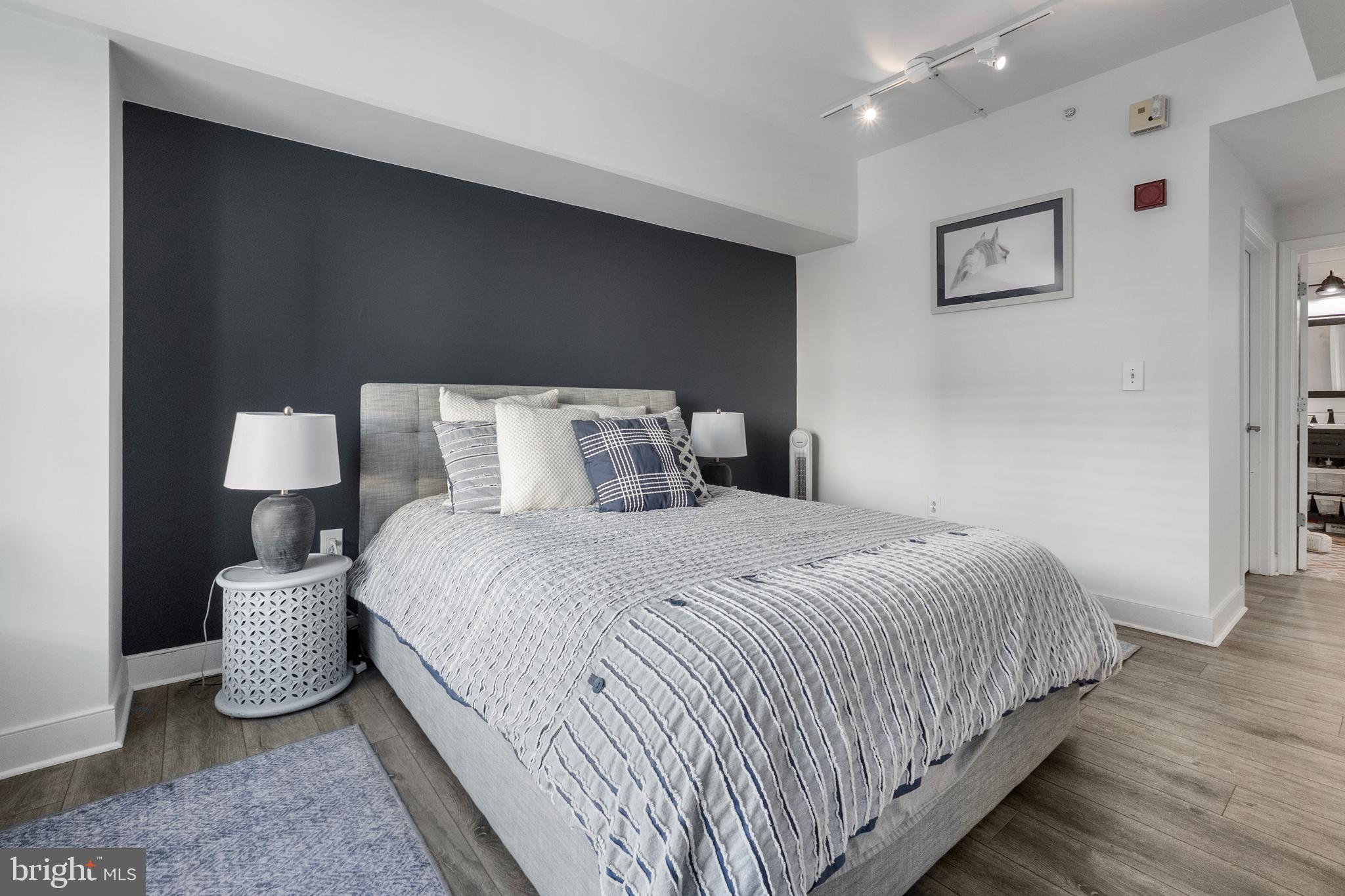 HARBOR EAST - Residential