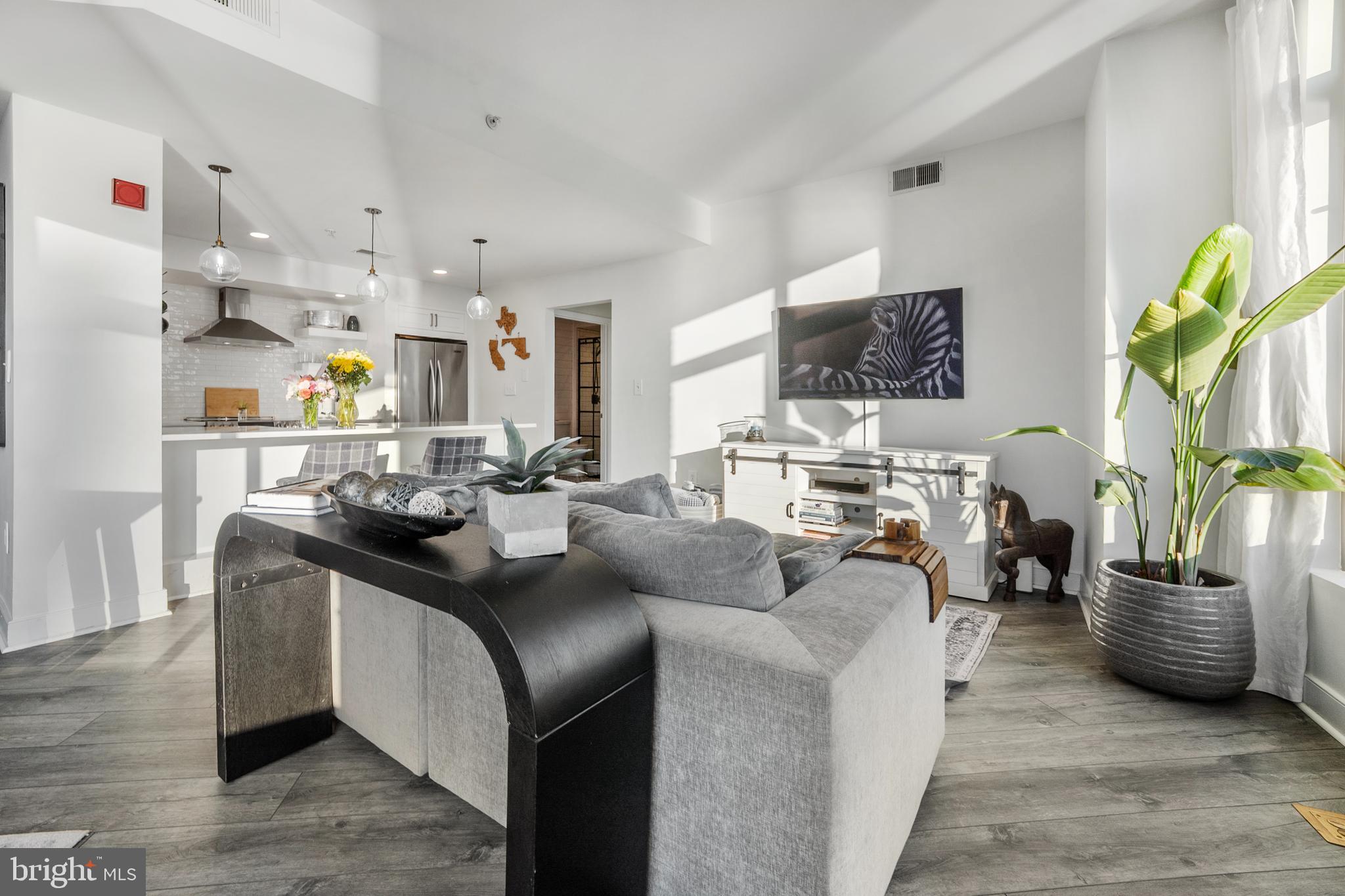 HARBOR EAST - Residential