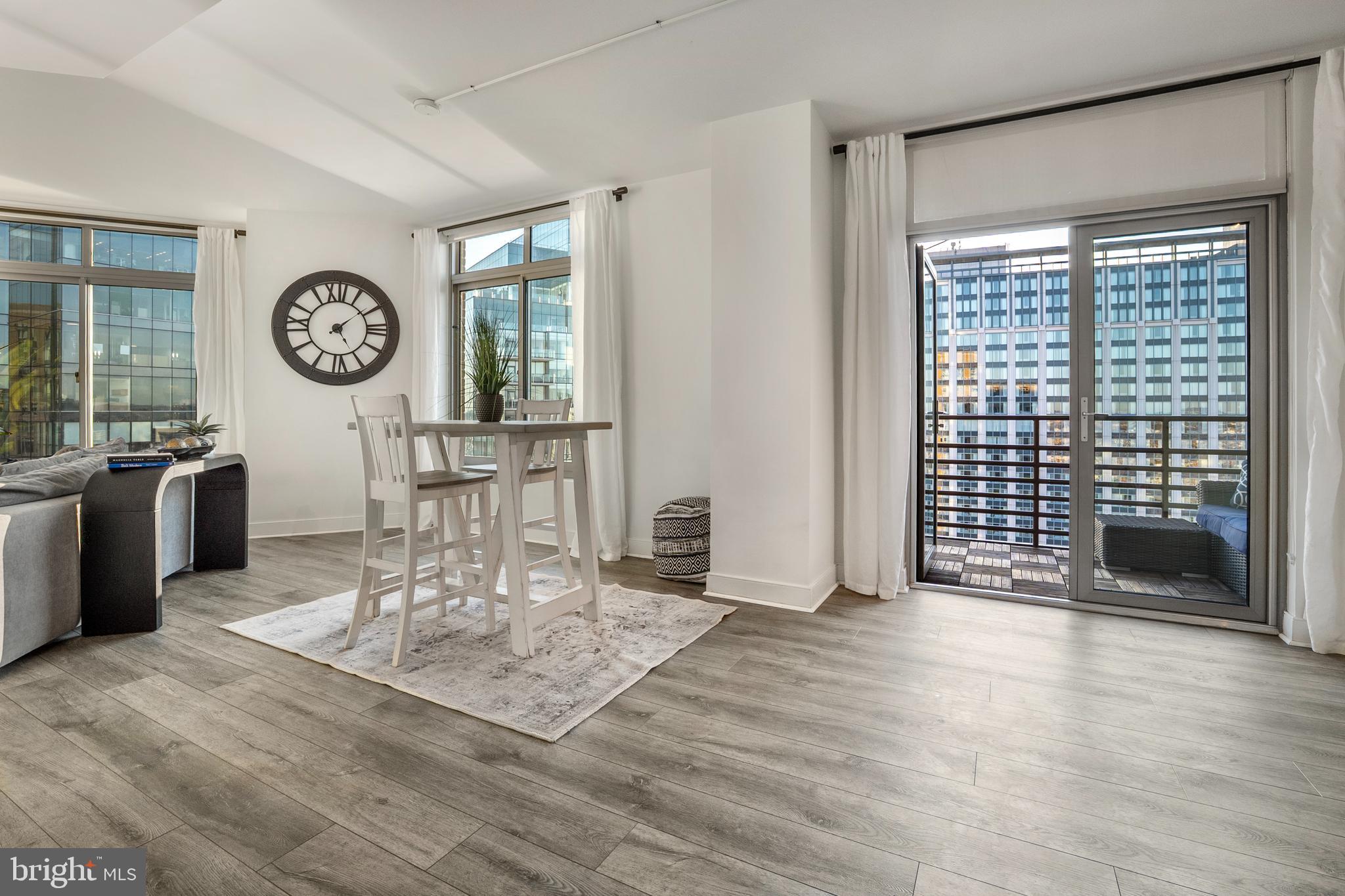 HARBOR EAST - Residential