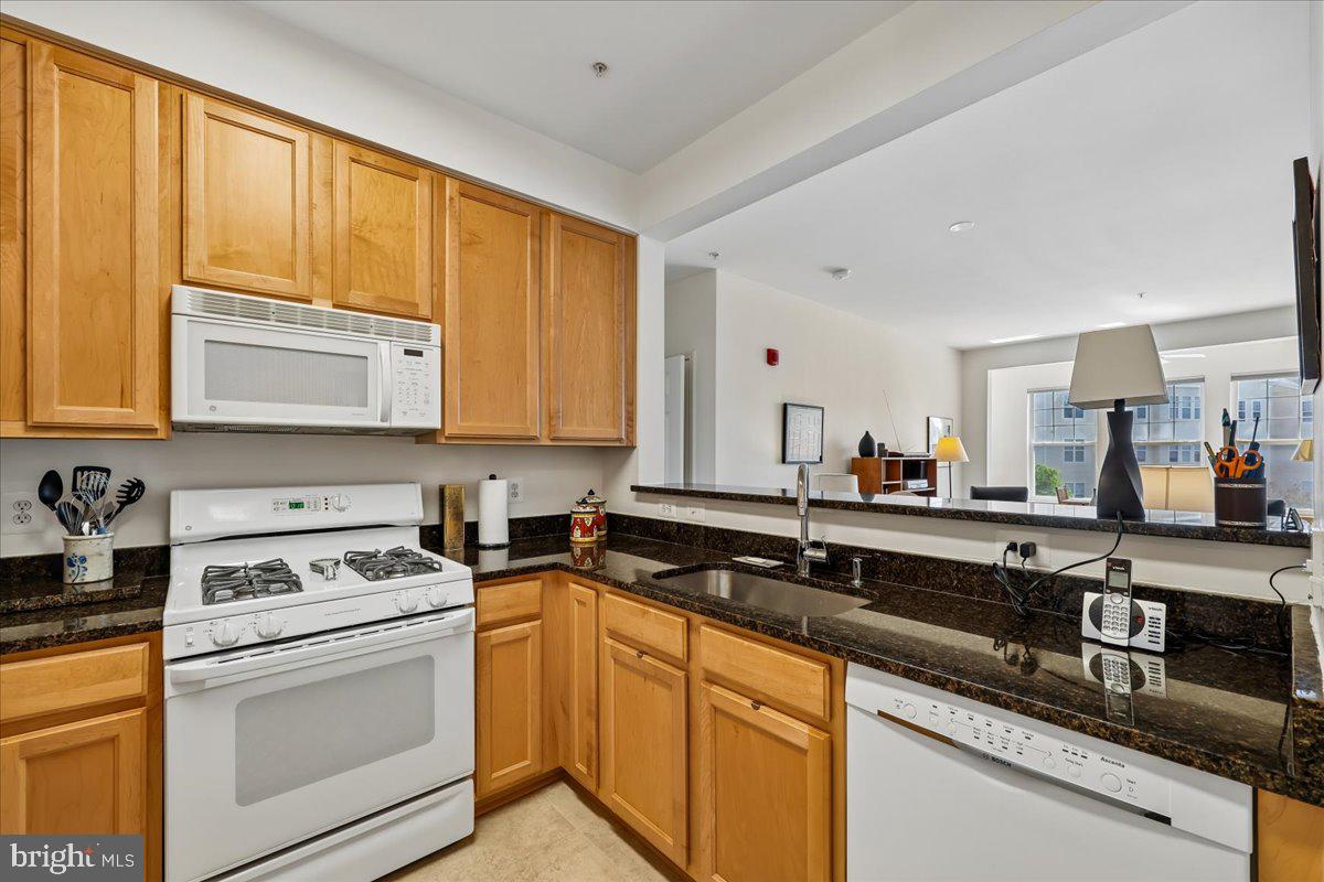 LAKELANDS RIDGE - Residential