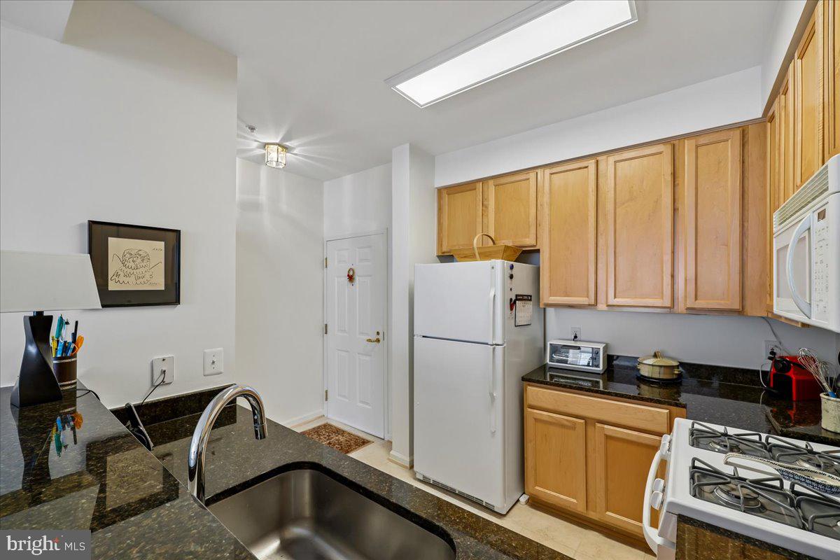 LAKELANDS RIDGE - Residential