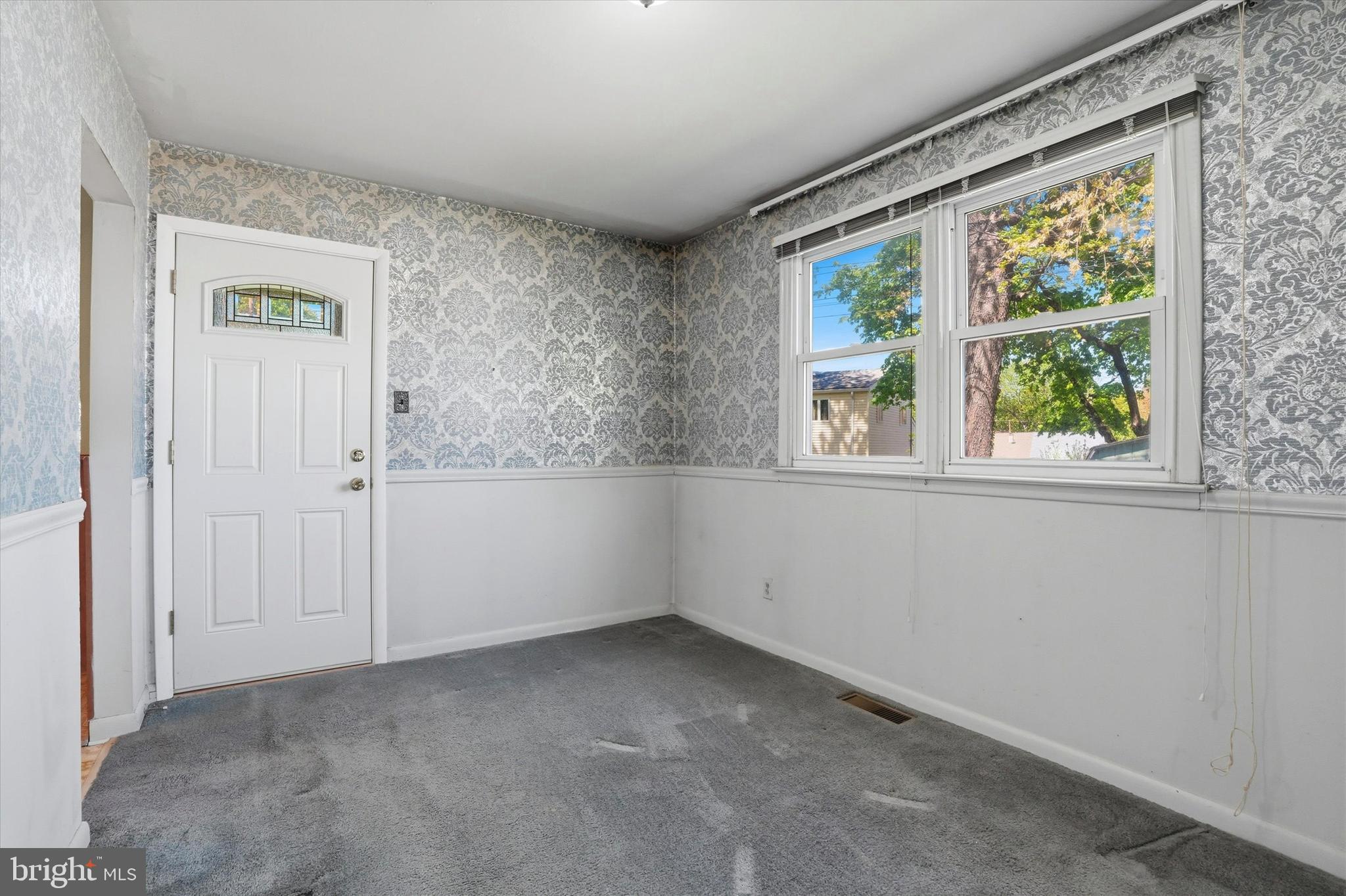 ROSLYN - Residential