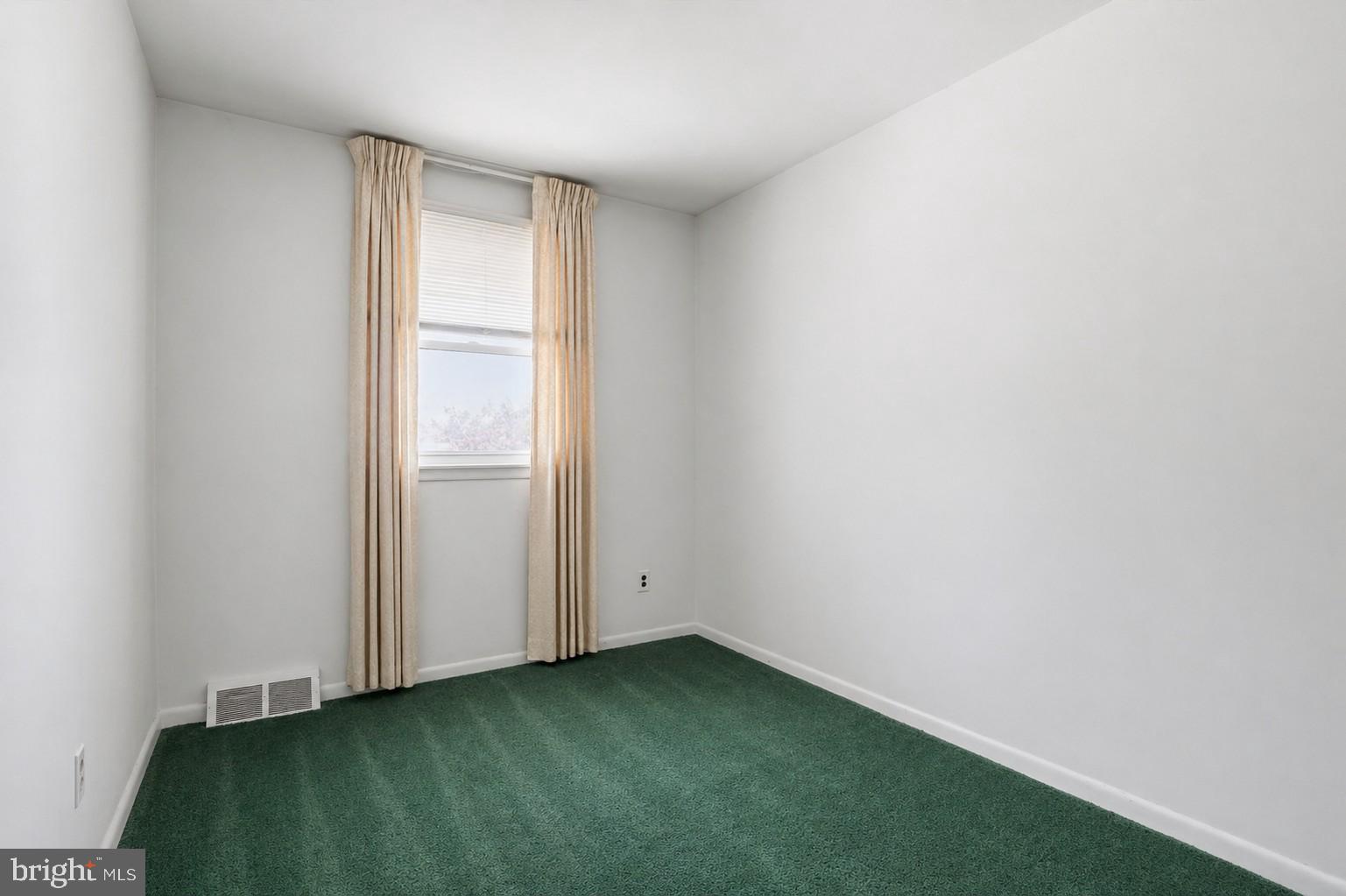 ROSLYN - Residential