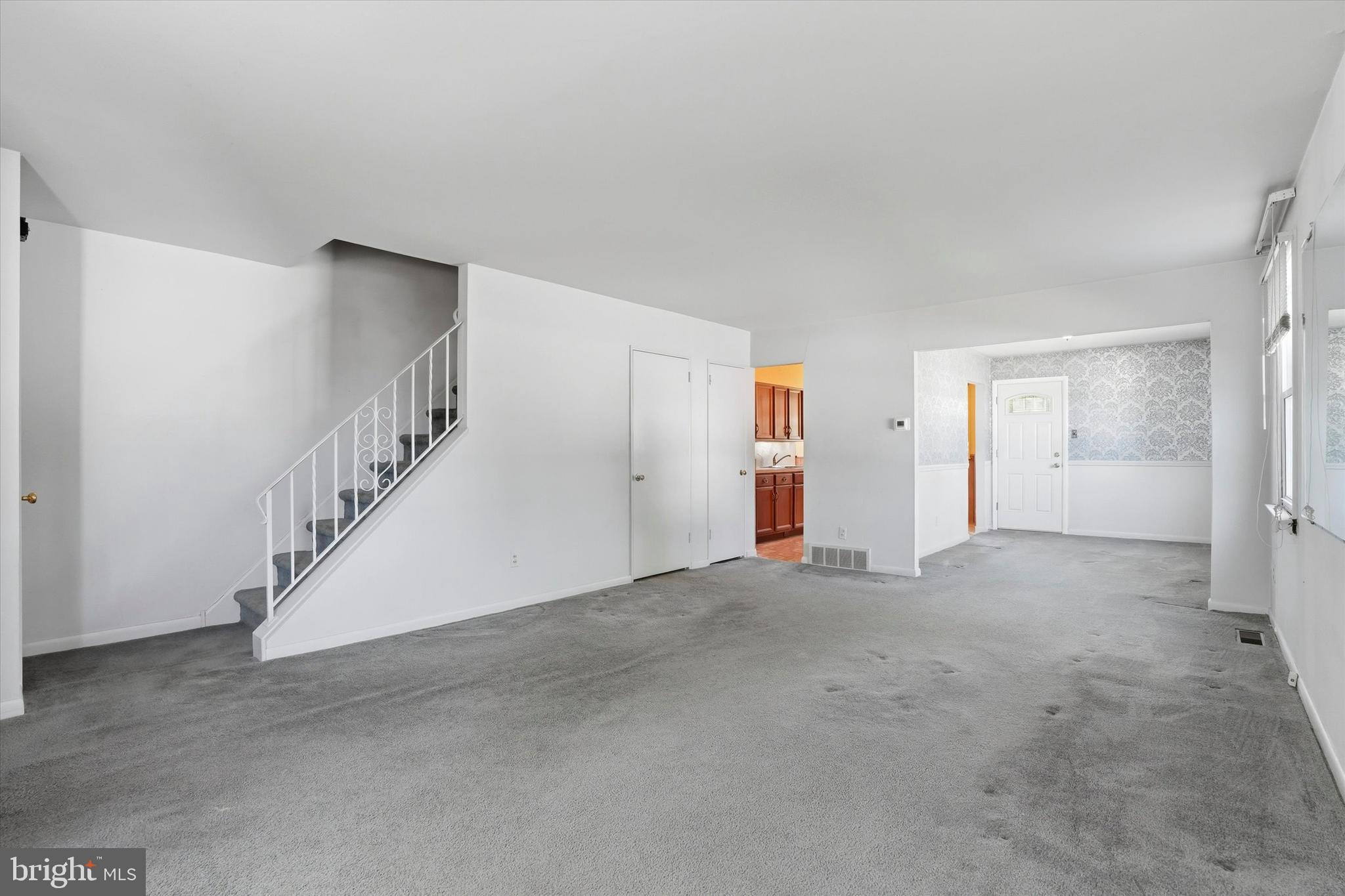 ROSLYN - Residential