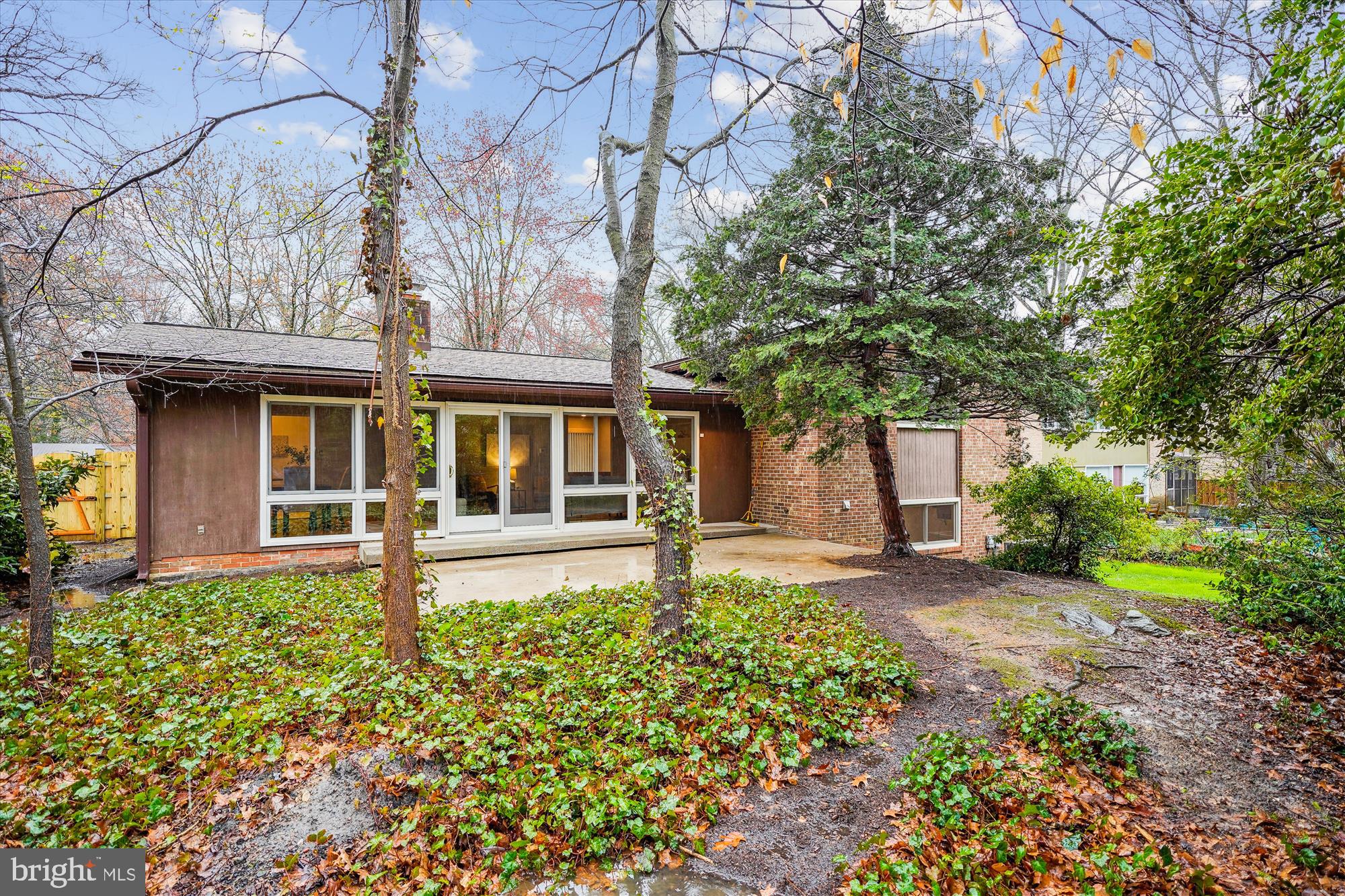 MANOR WOODS - Residential