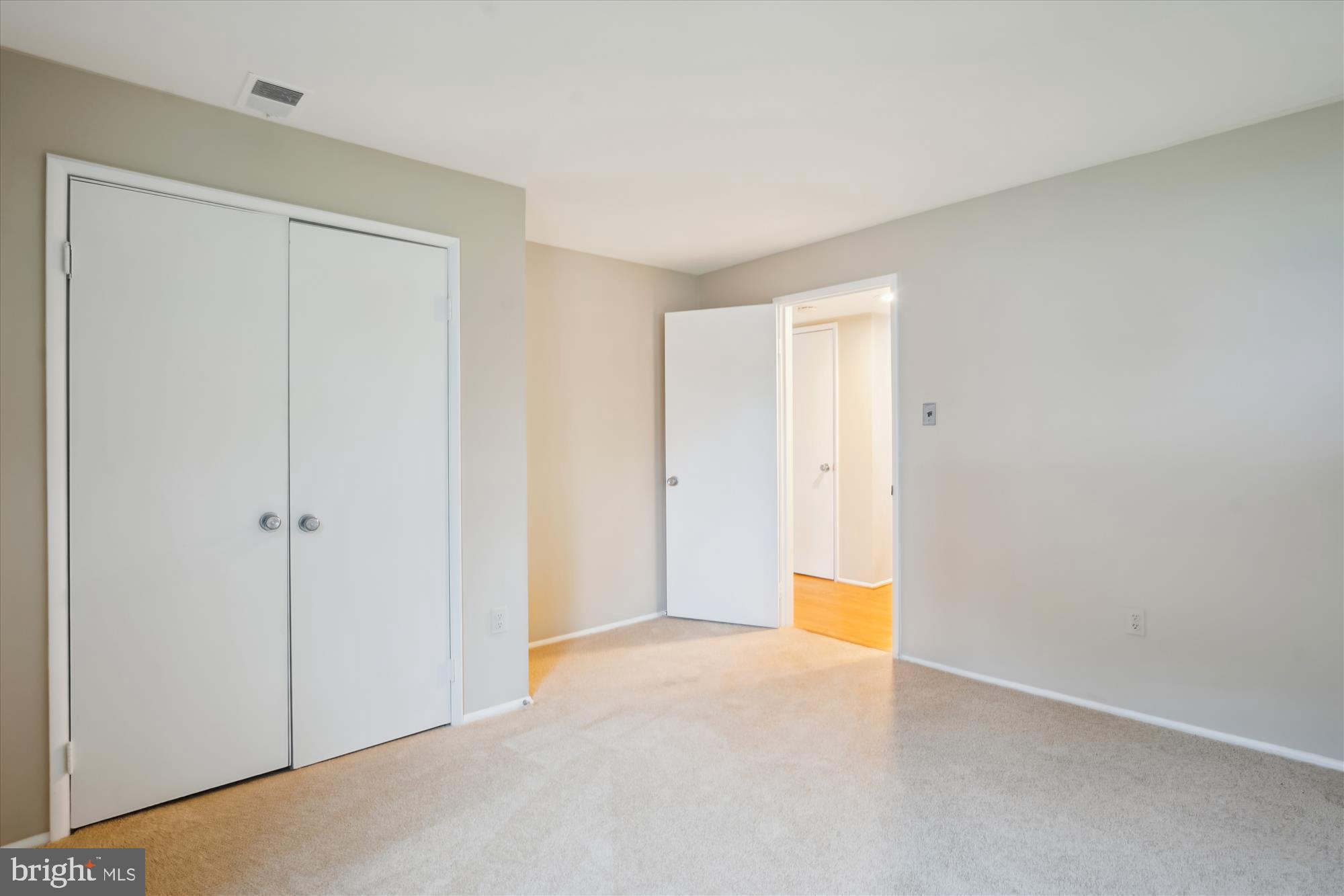 MANOR WOODS - Residential