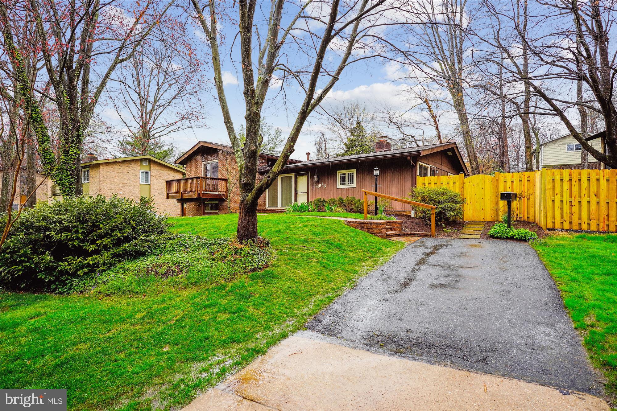 MANOR WOODS - Residential