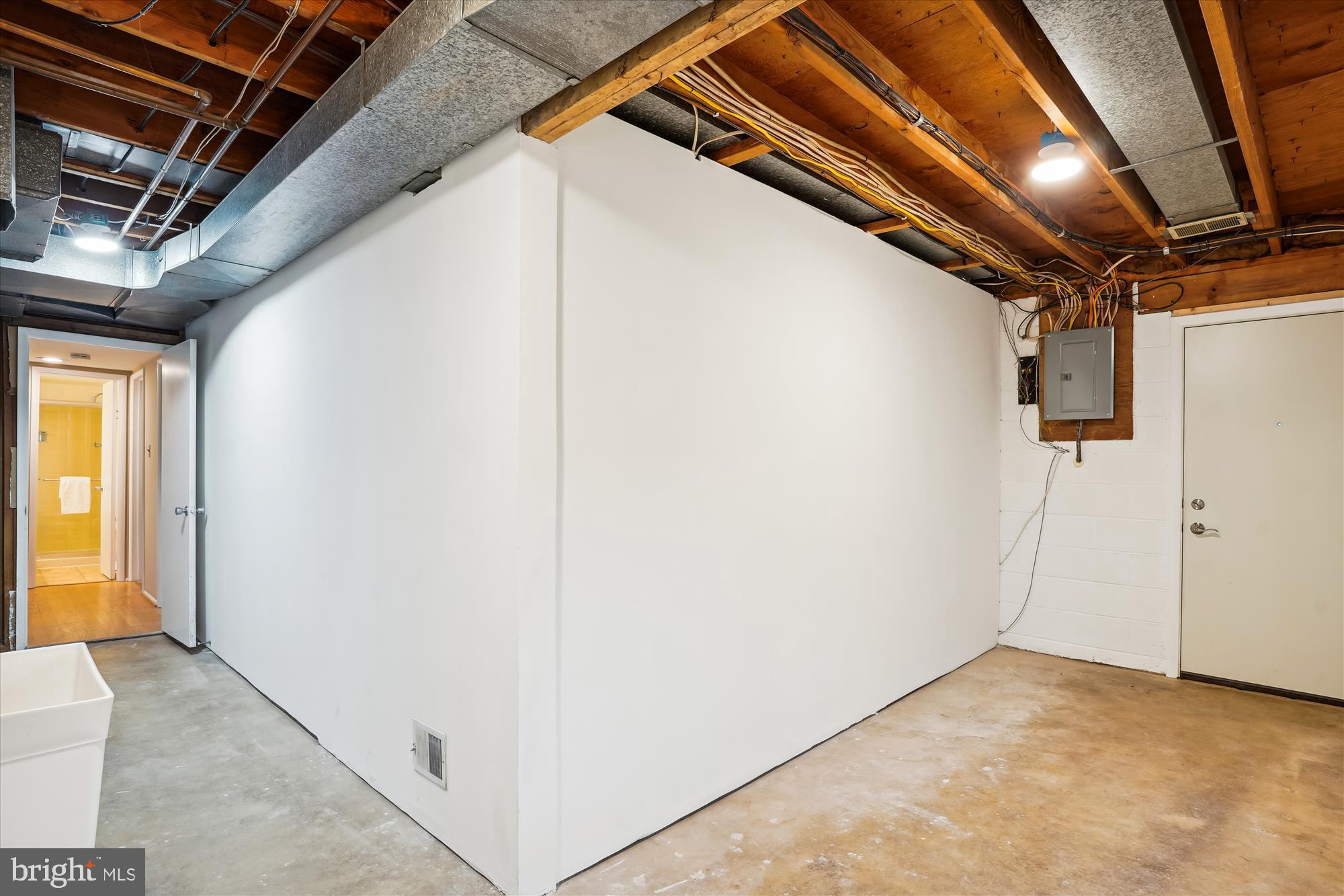 MANOR WOODS - Residential