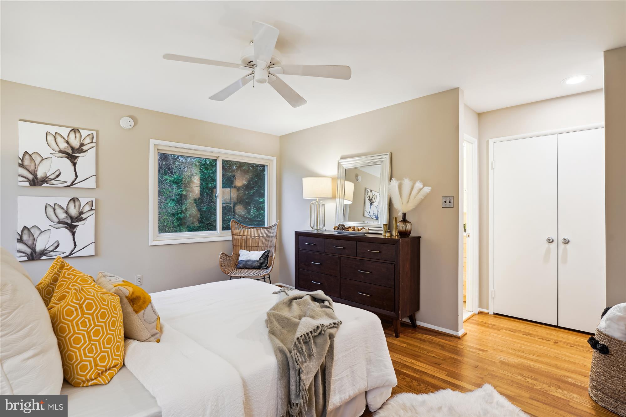 MANOR WOODS - Residential