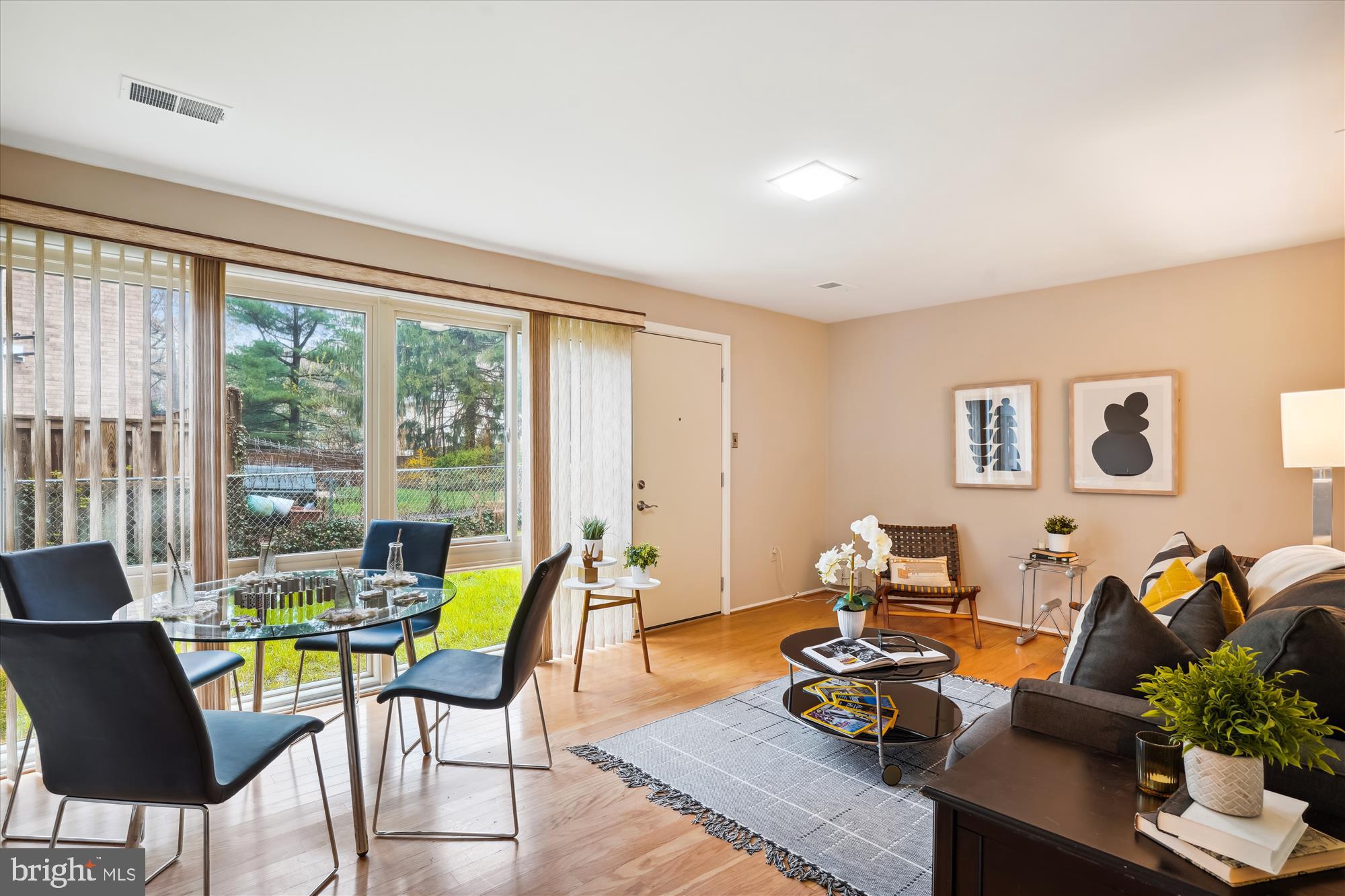 MANOR WOODS - Residential